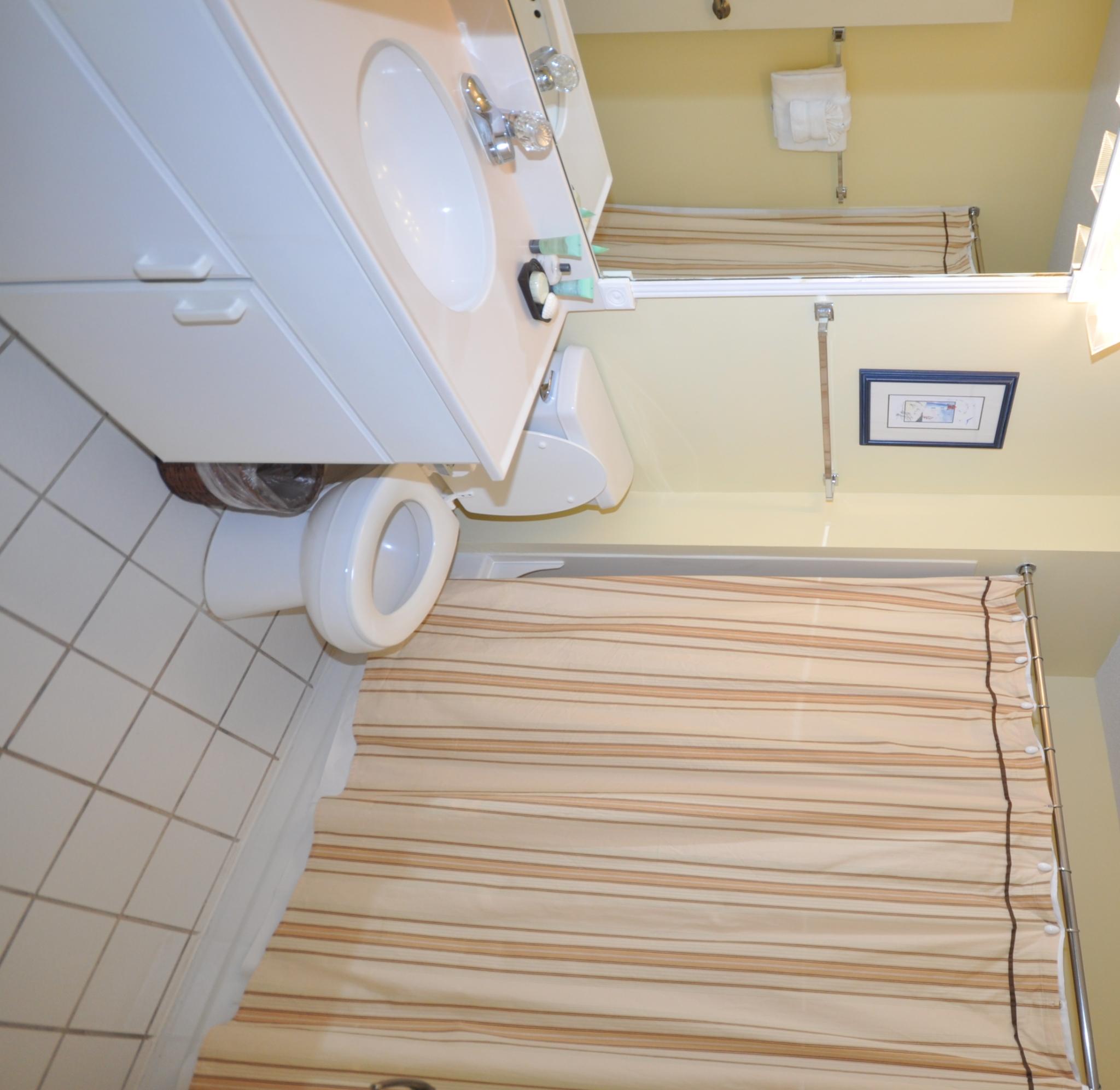 SUMMIT AT TOPS'L (THE) - Residential Lease