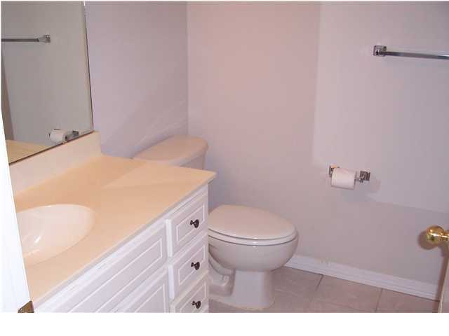 OAKS THE - Residential Lease
