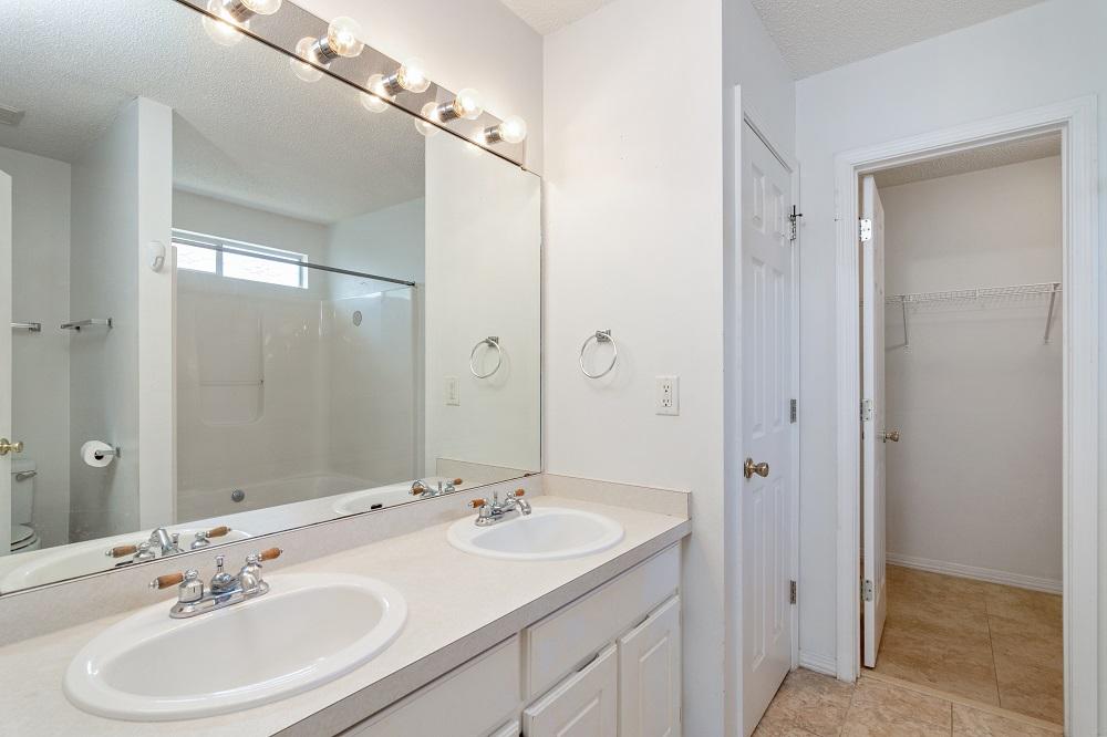 SUGAR CREEK S/D - Residential Lease