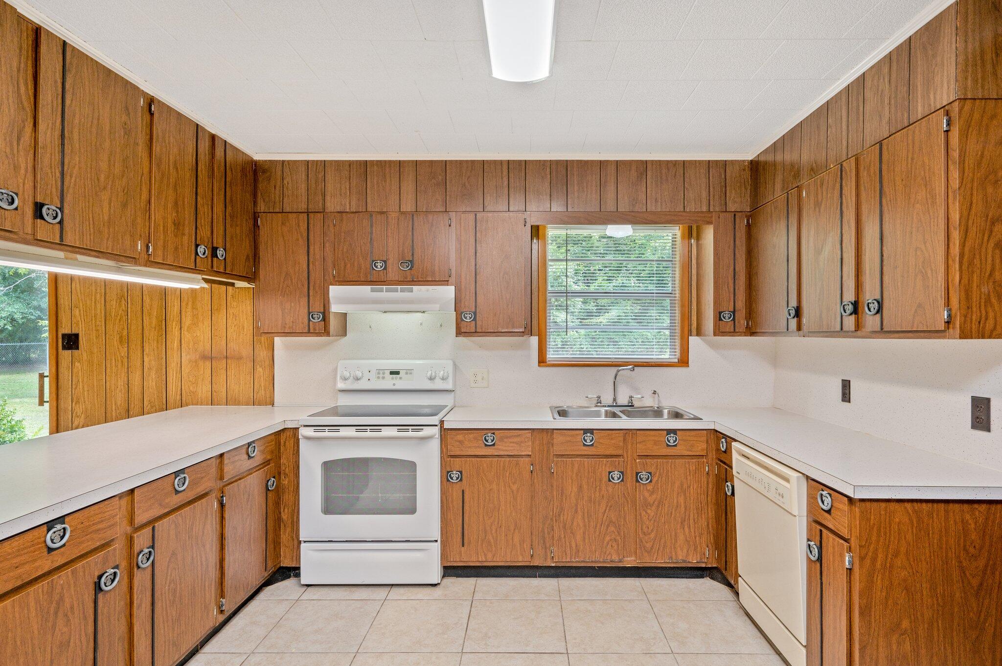 METES & BOUNDS - Residential Lease