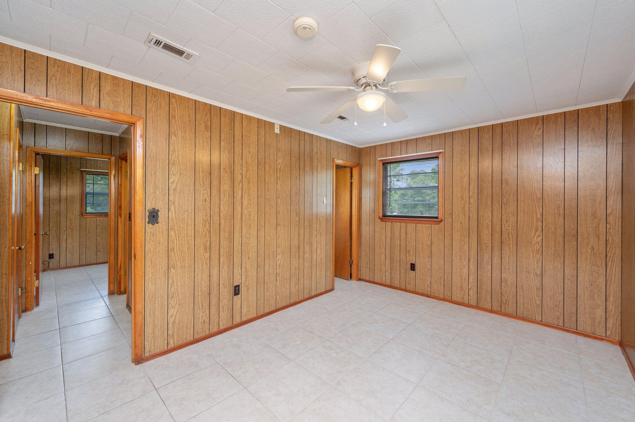 METES & BOUNDS - Residential Lease