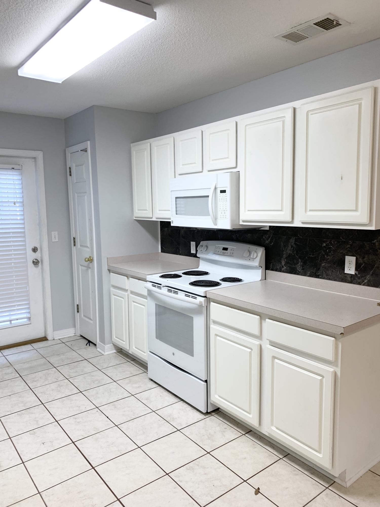 CAMBRIDGE VILLAGE T/H - Residential Lease