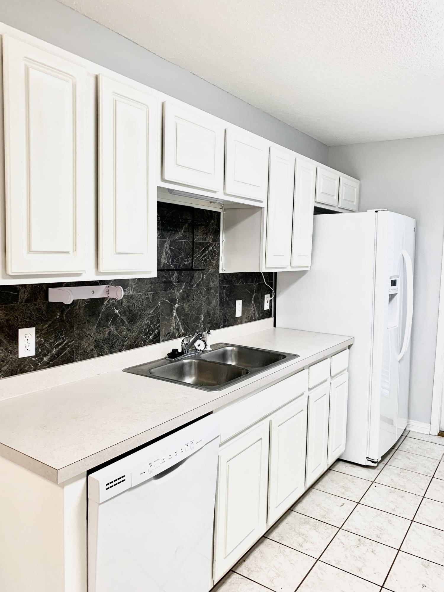 CAMBRIDGE VILLAGE T/H - Residential Lease