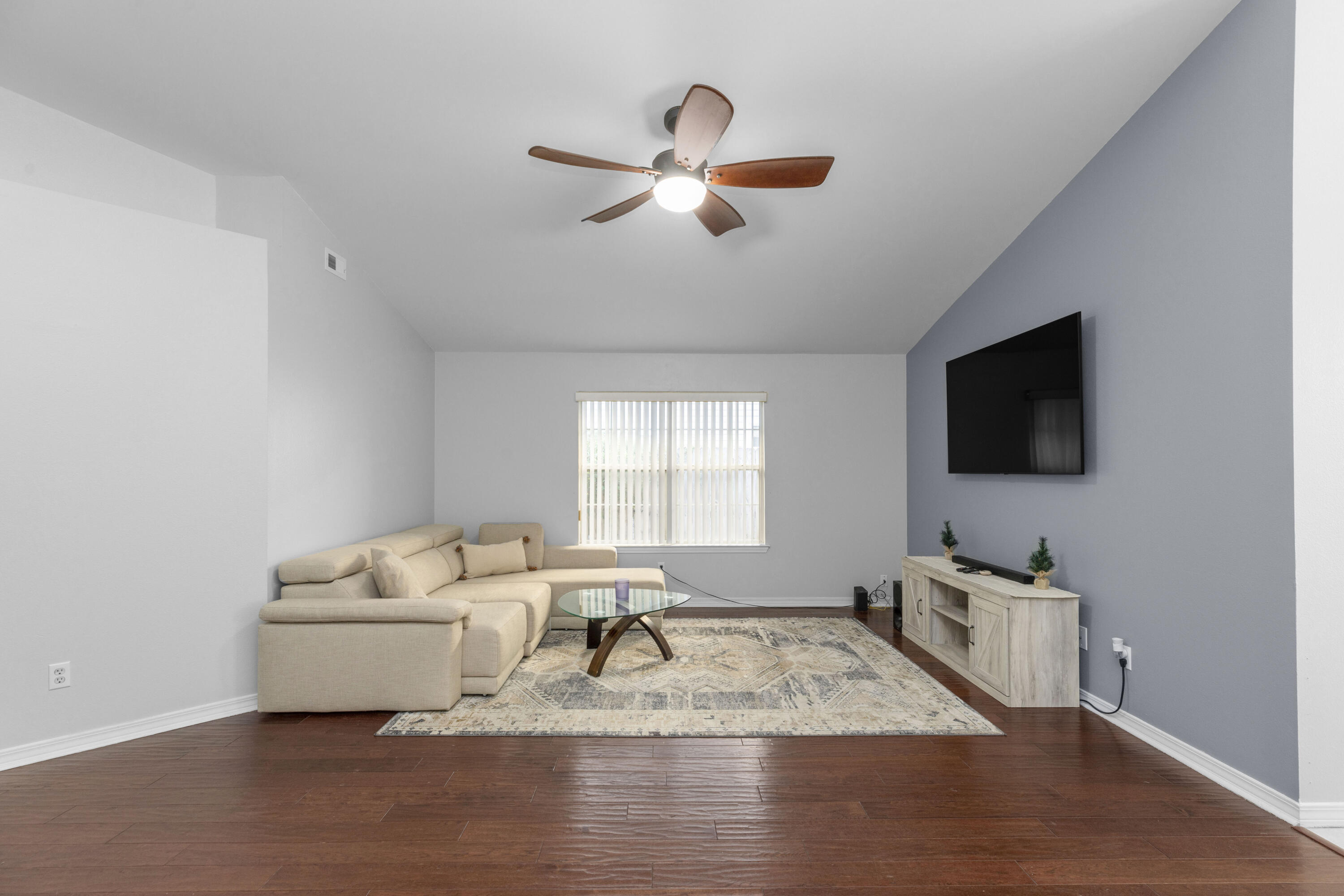 EMERALD VILLAGE S/D - Residential Lease