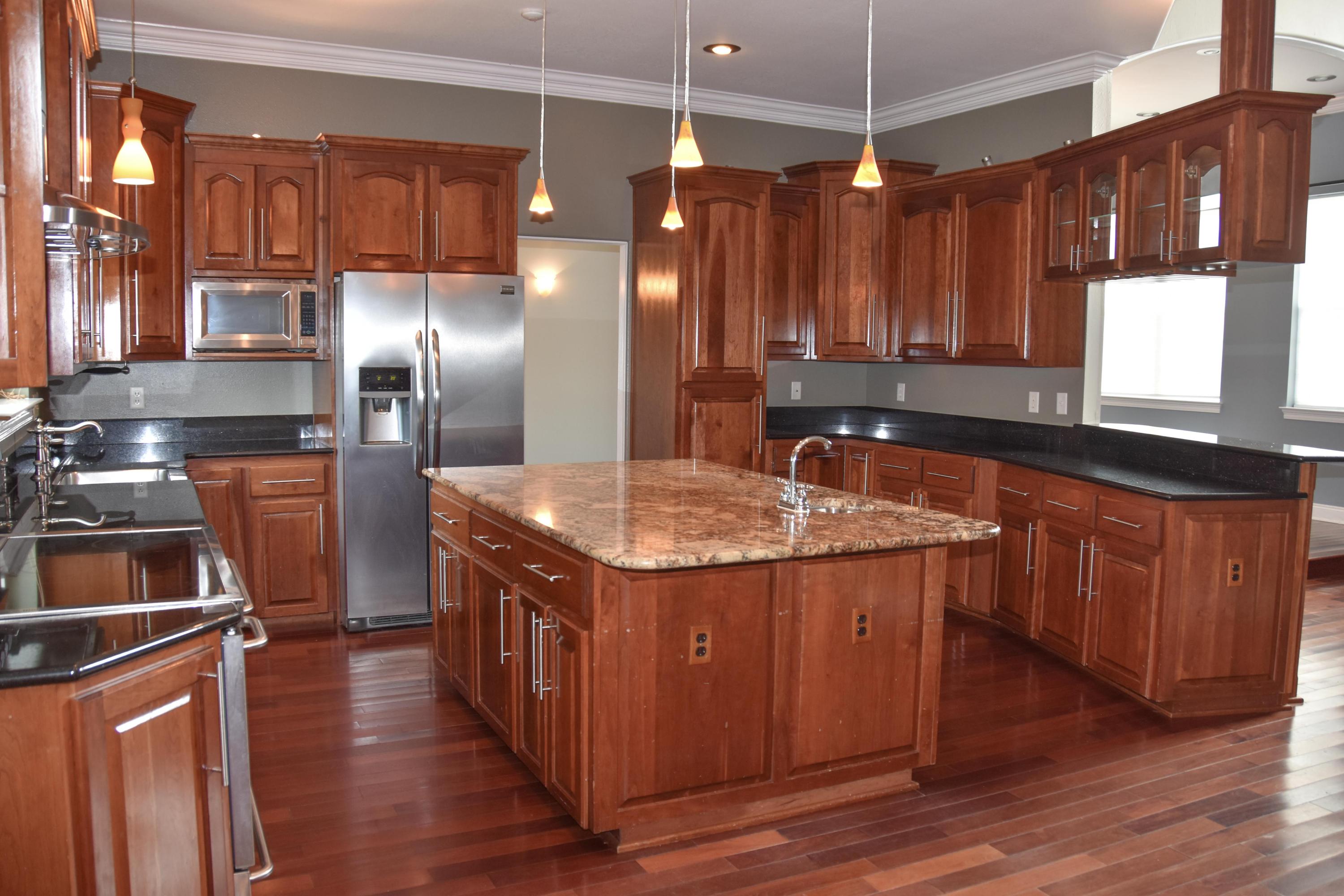 EMERALD LAKES PH 3 - Residential