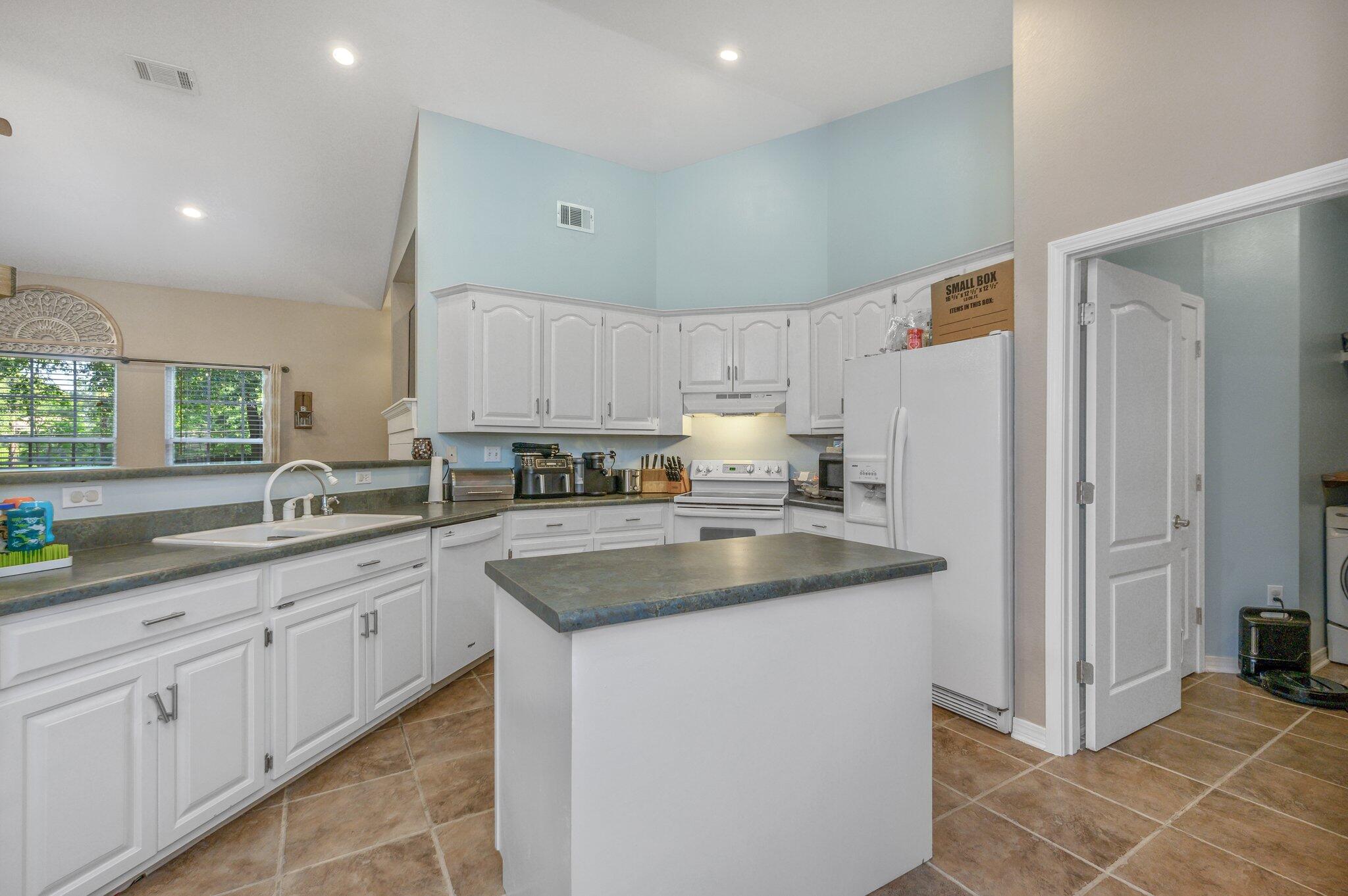 HUNTER WOODS - Residential