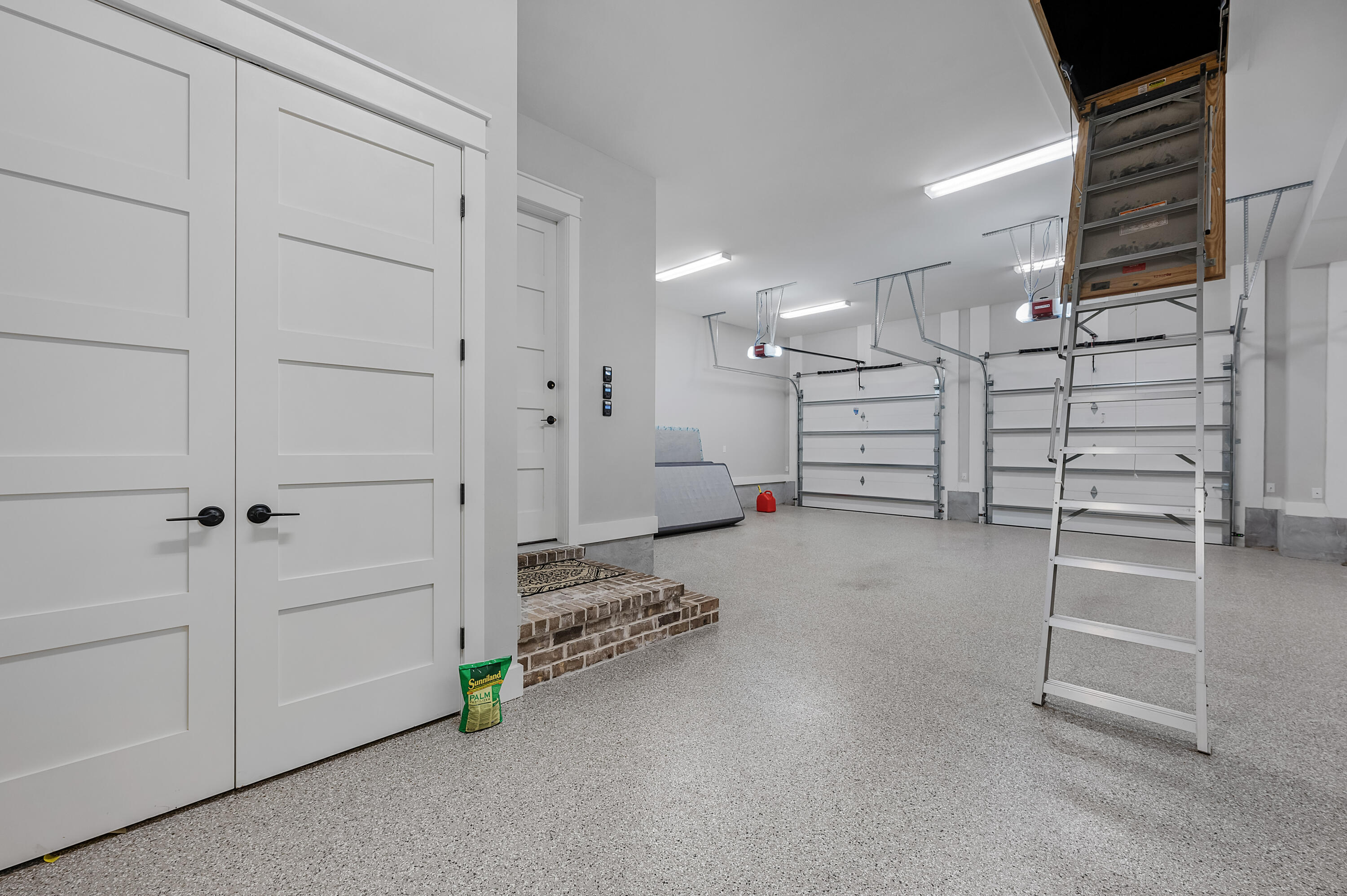 HUNTERS RUN S/D - Residential