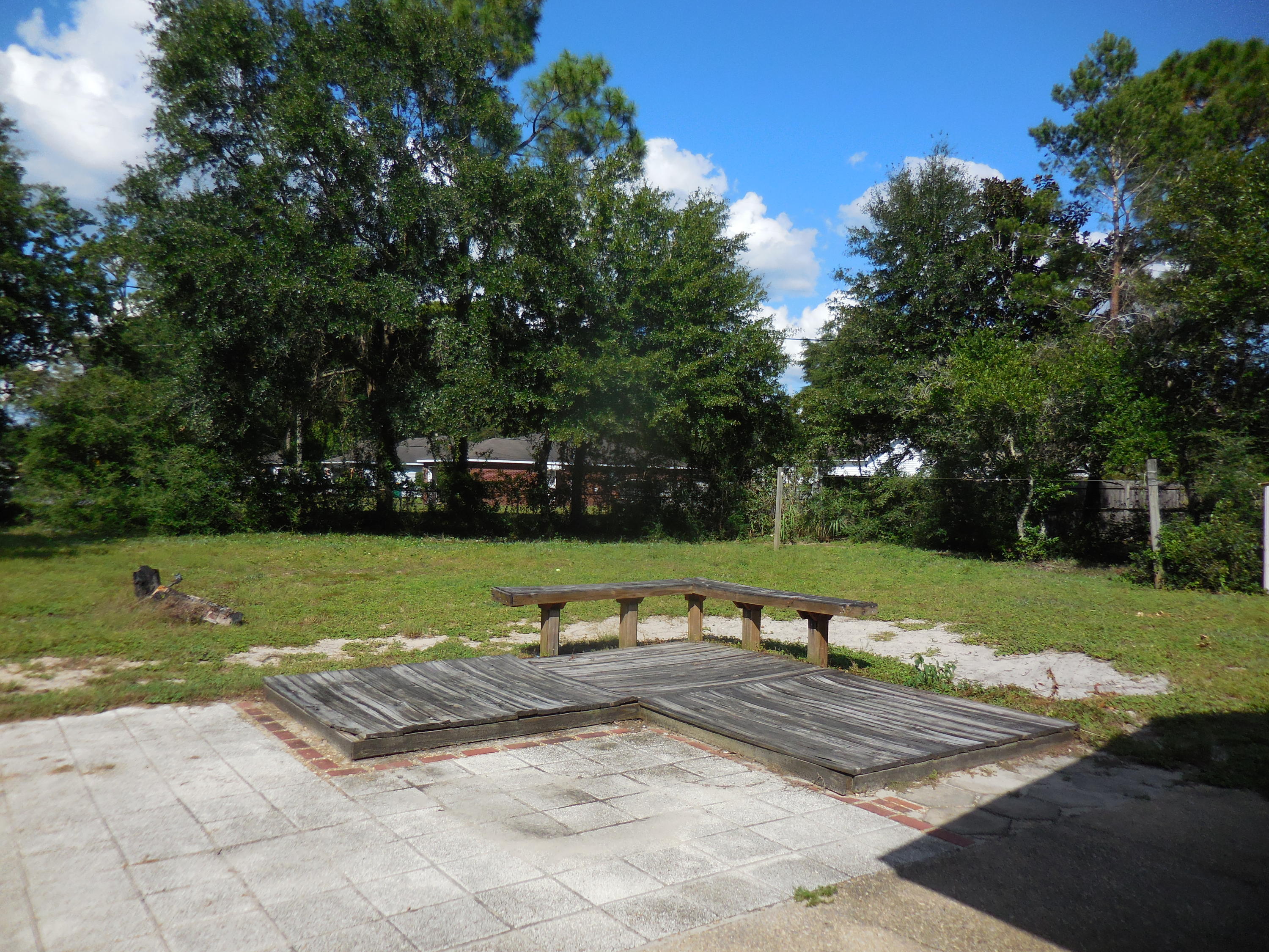 VALP P/C #6 W 25 FT OF LOT 5 ALL OF LOT 6 & E 25 FT OF LOT 7 BLK 51 - Residential Lease
