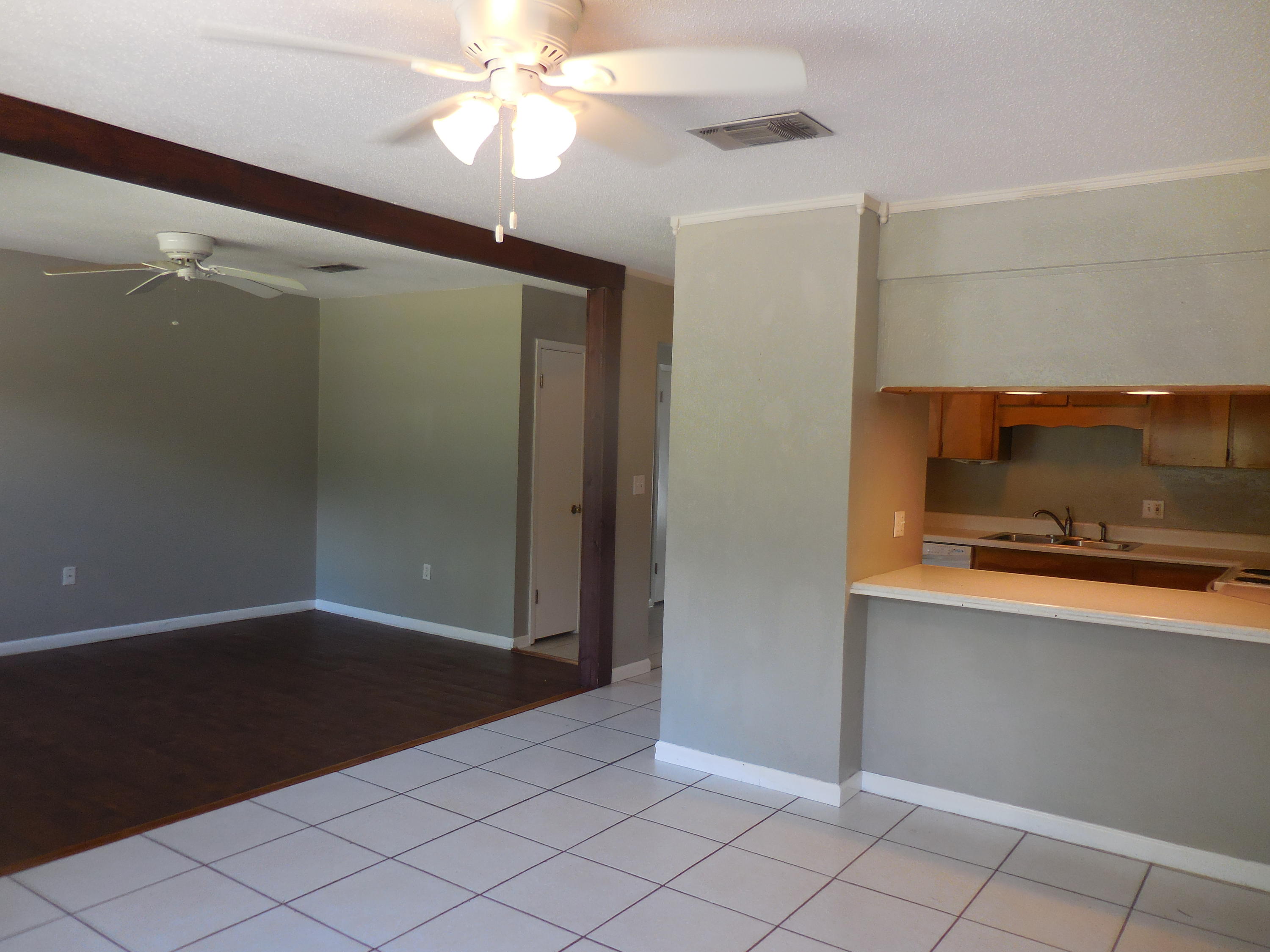 VALP P/C #6 W 25 FT OF LOT 5 ALL OF LOT 6 & E 25 FT OF LOT 7 BLK 51 - Residential Lease