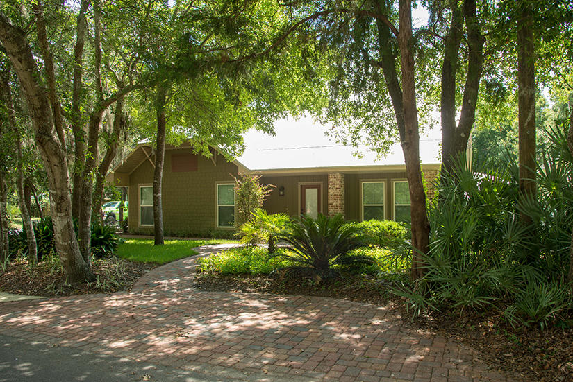 GREAT LOCATION! Close to food, shopping and beaches! Beautiful newer home close to both bases and downtown Ft. Walton Beach. 9 and 10 feet ceilings throughout. Stainless steel appliances with oversized refrigerator and granite counters in the kitchen. Wood flooring, tile and carpet. Fenced back yard with sprinkler system. No pets allowed. No smoking inside home or garage.
