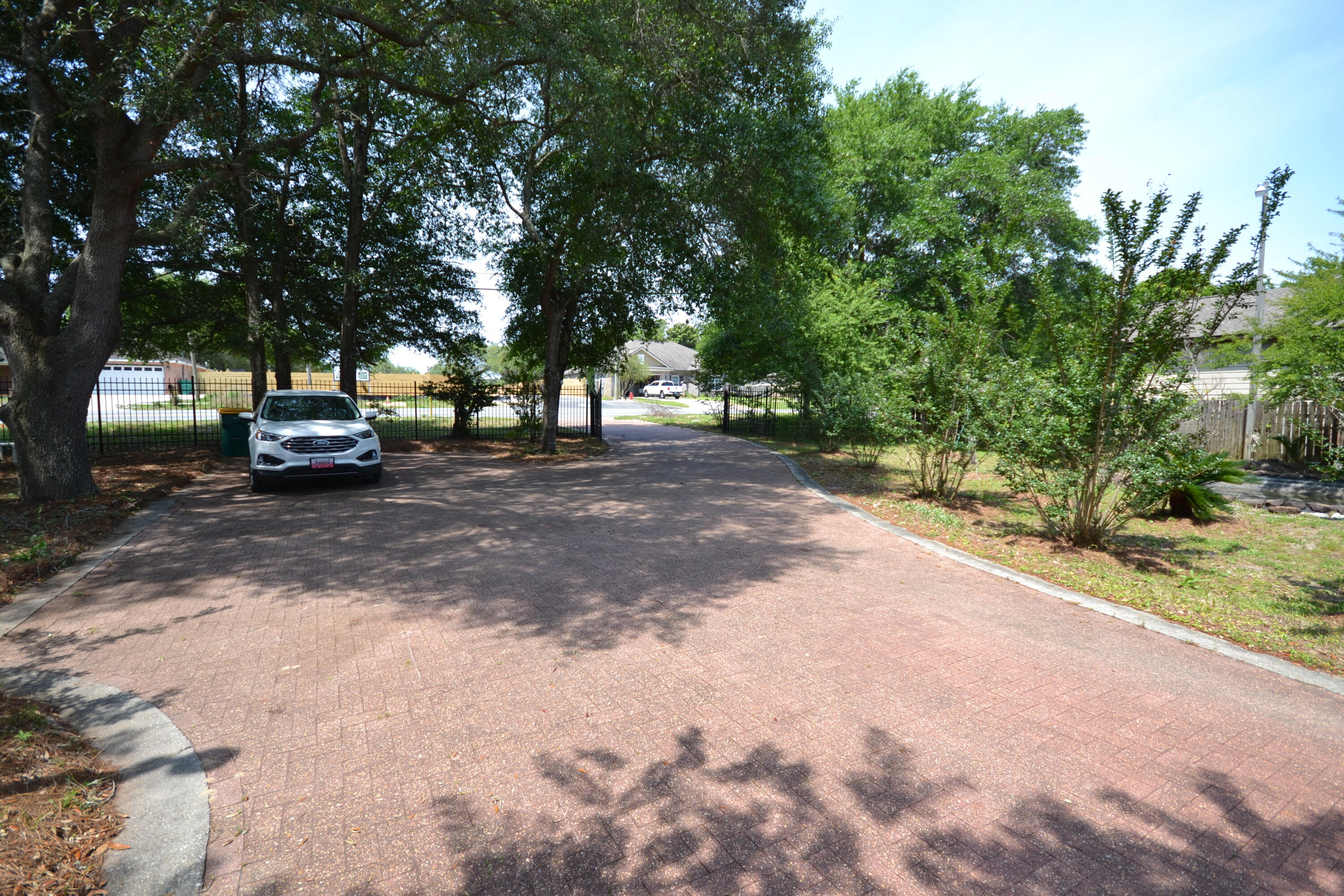 CAM ESTATES - Residential