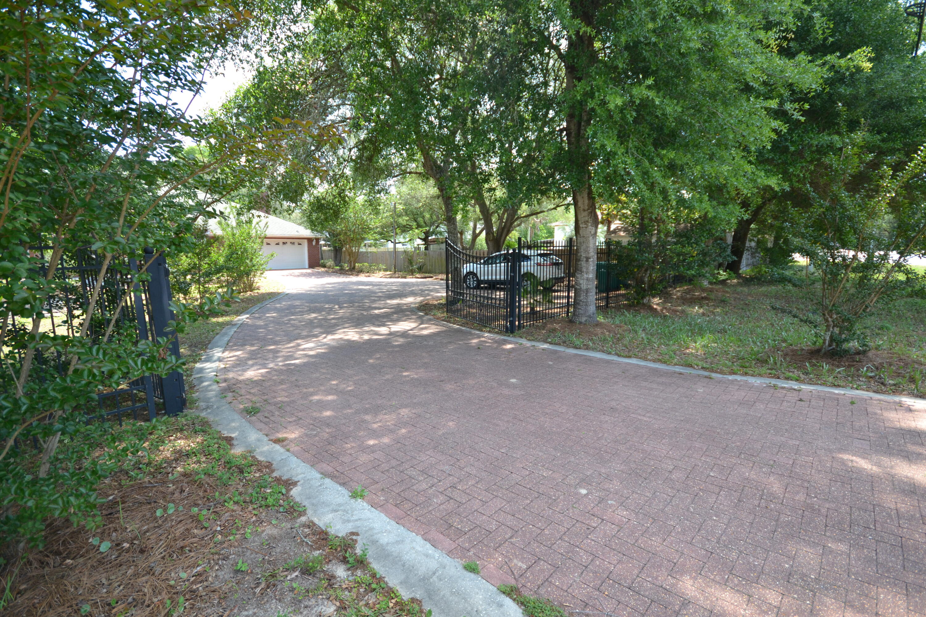 CAM ESTATES - Residential