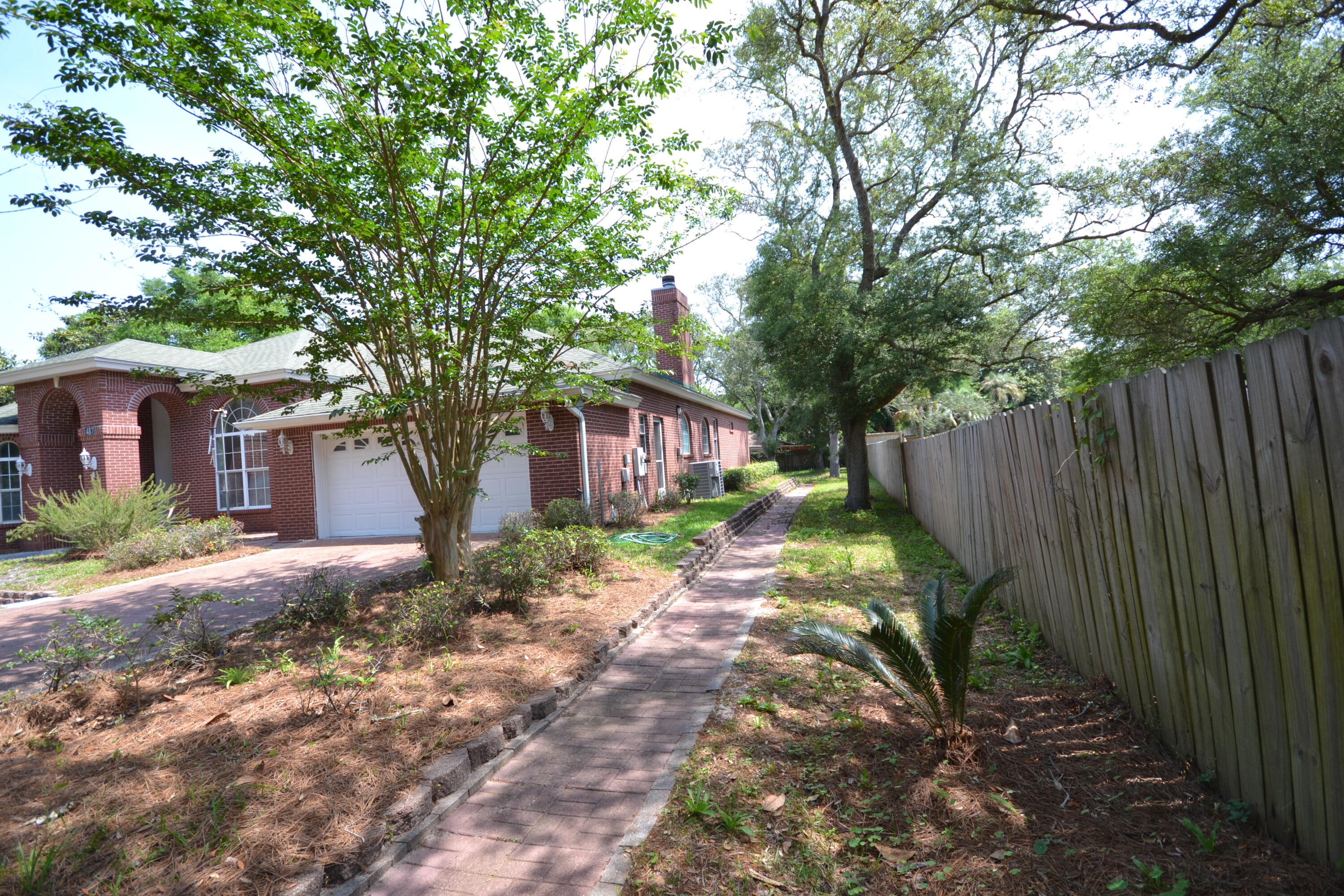 CAM ESTATES - Residential