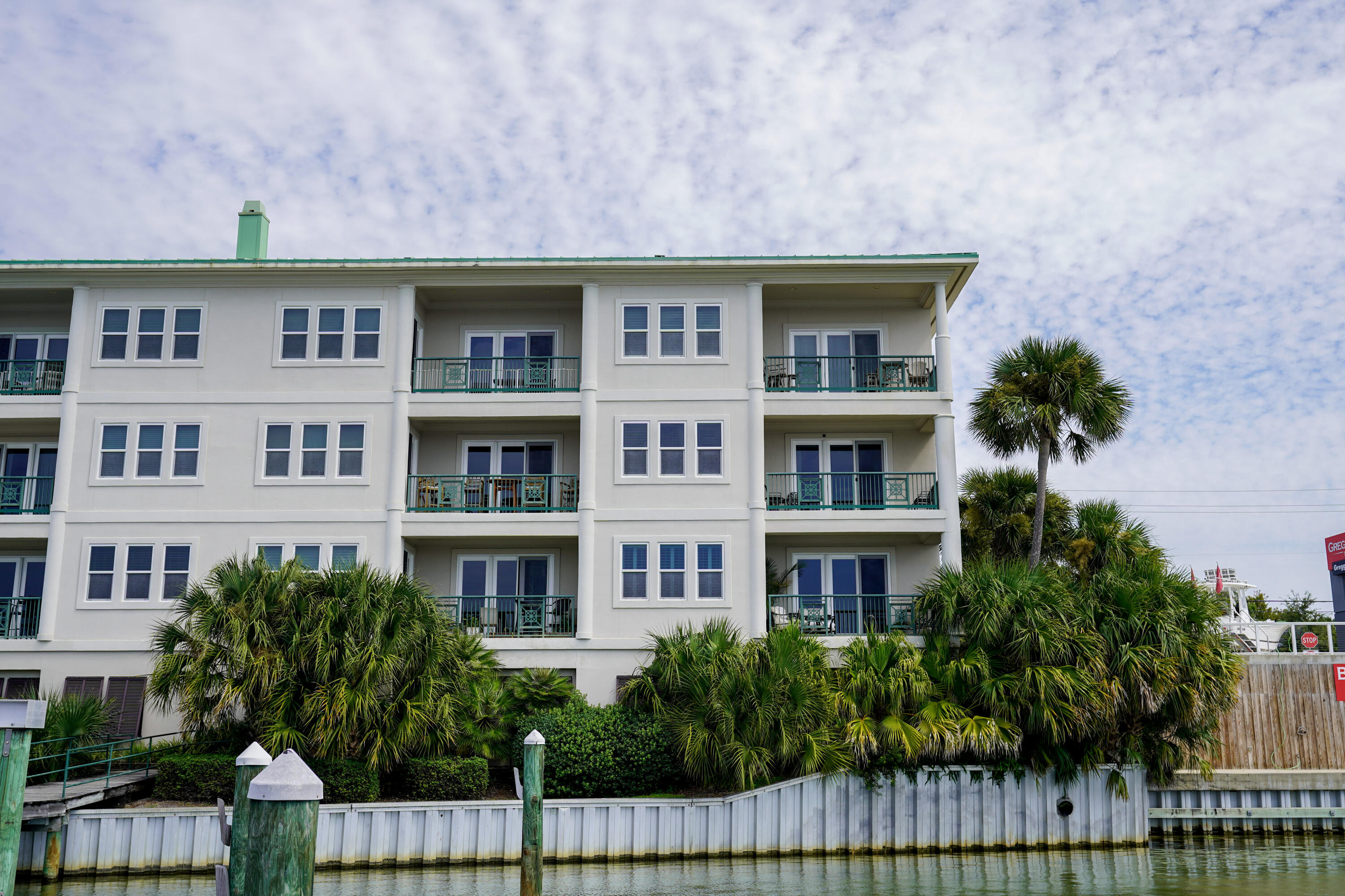 TRANQUIL HARBOR - Residential