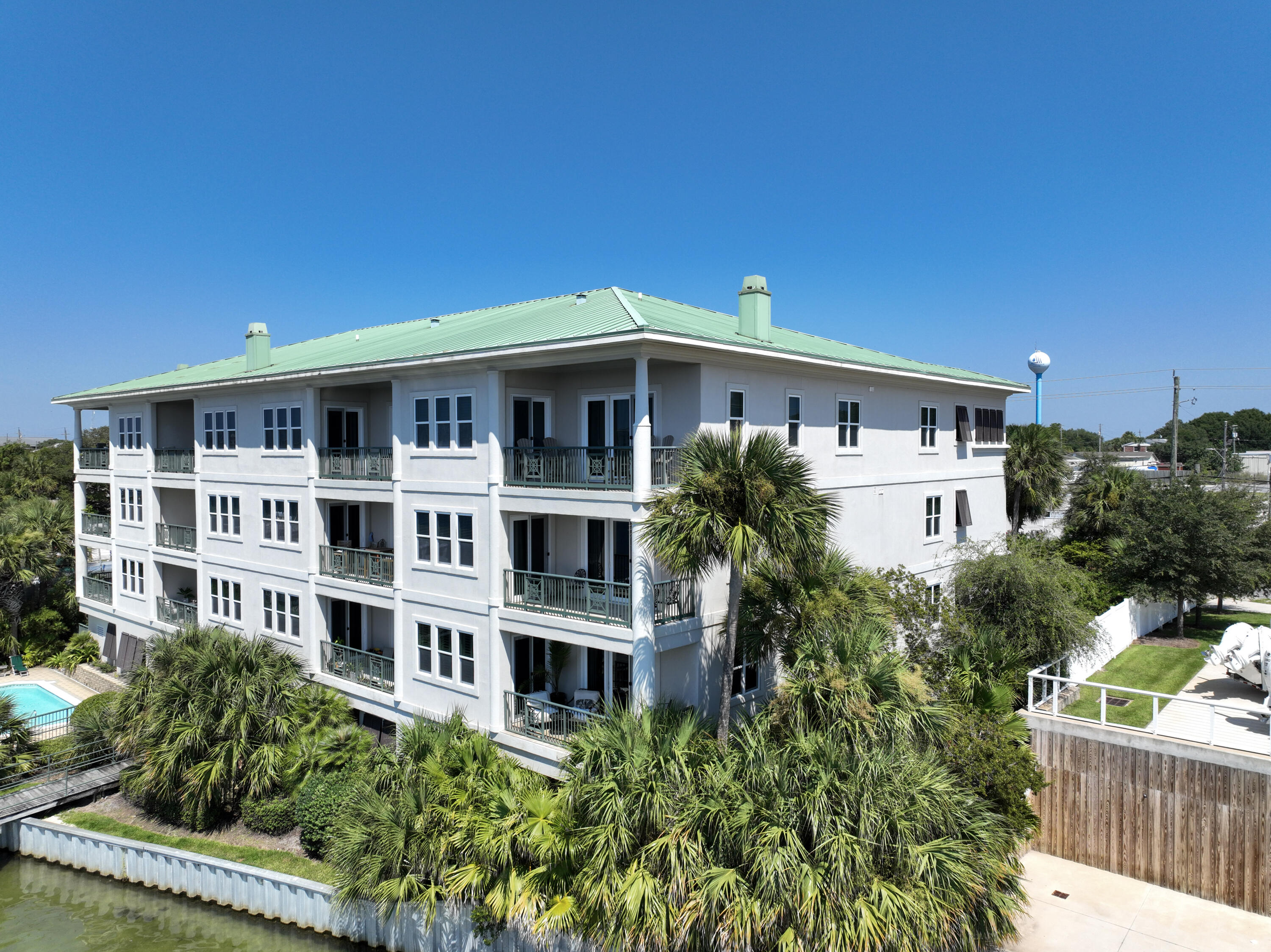 TRANQUIL HARBOR - Residential