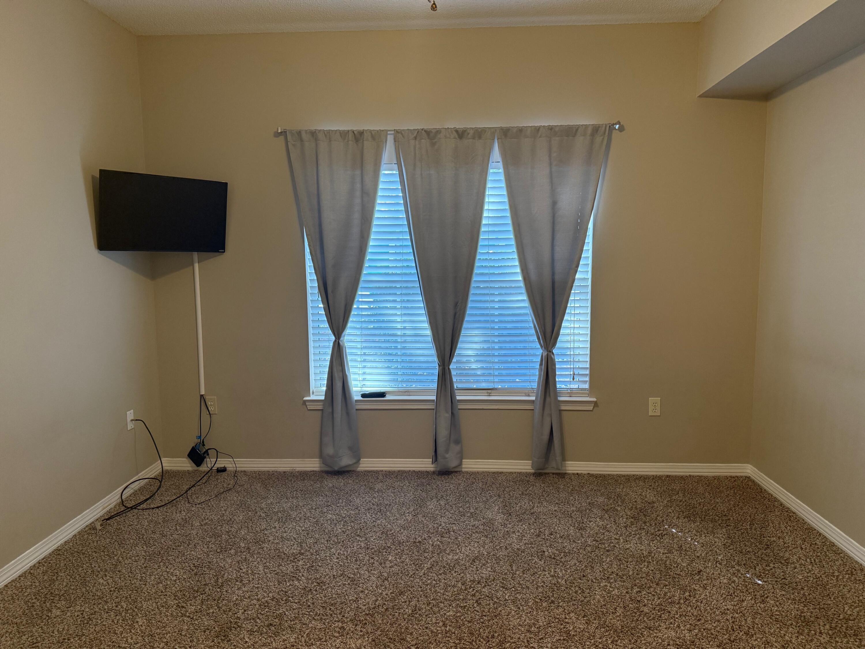 THE OAKS AT NICEVILLE PH I - Residential Lease