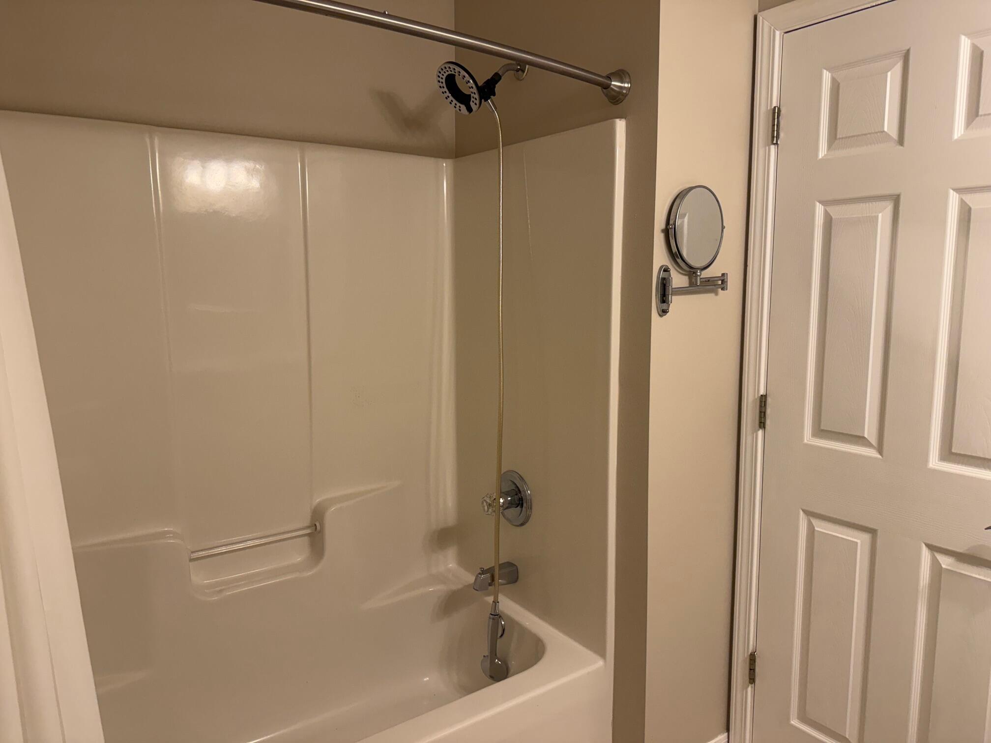 THE OAKS AT NICEVILLE PH I - Residential Lease