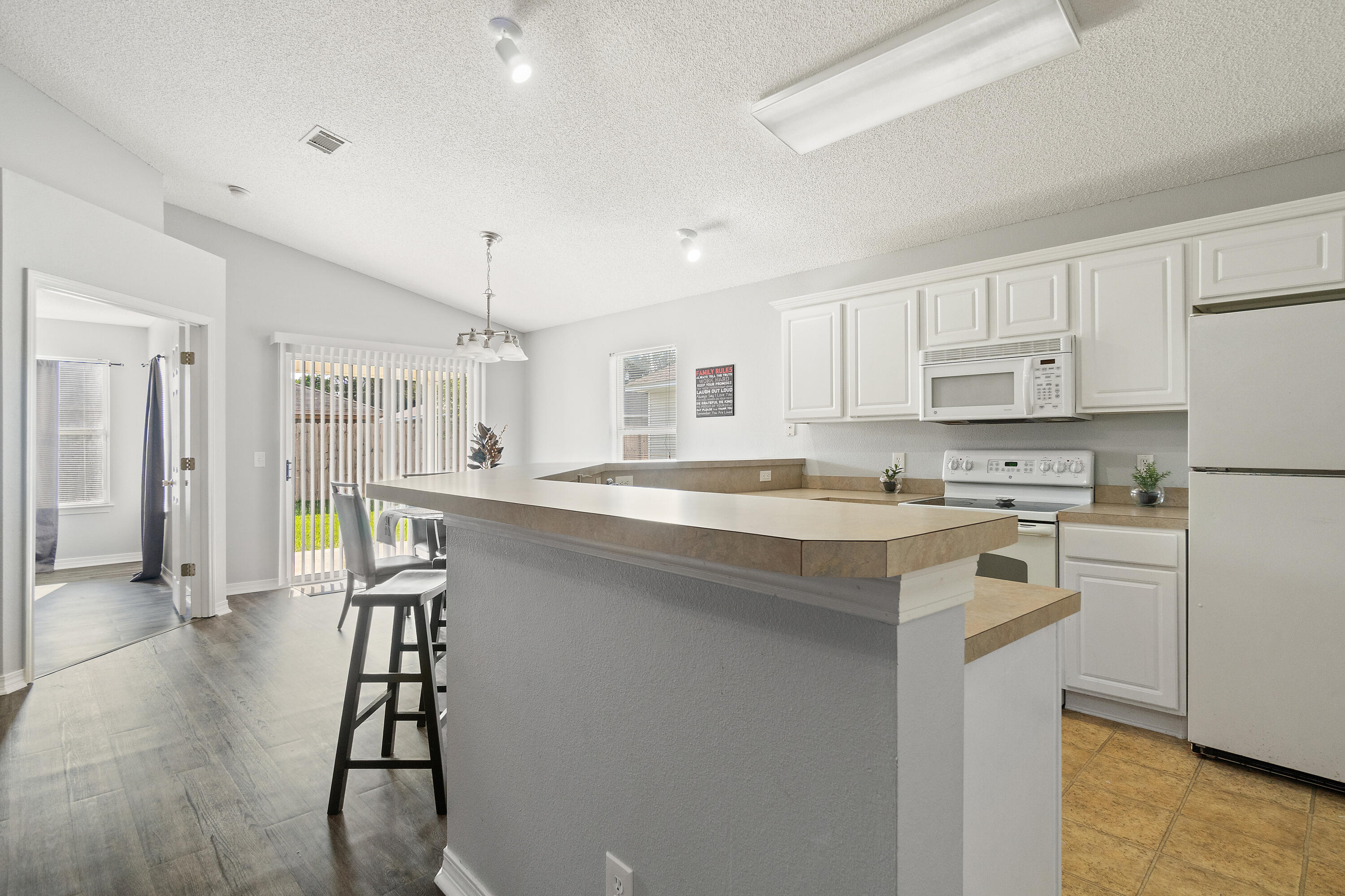 MAPLE OAKS - Residential