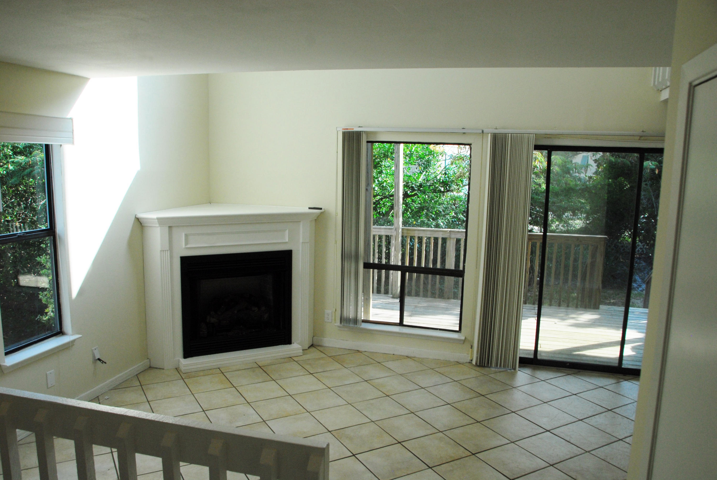 VIEW T/H THE - Residential