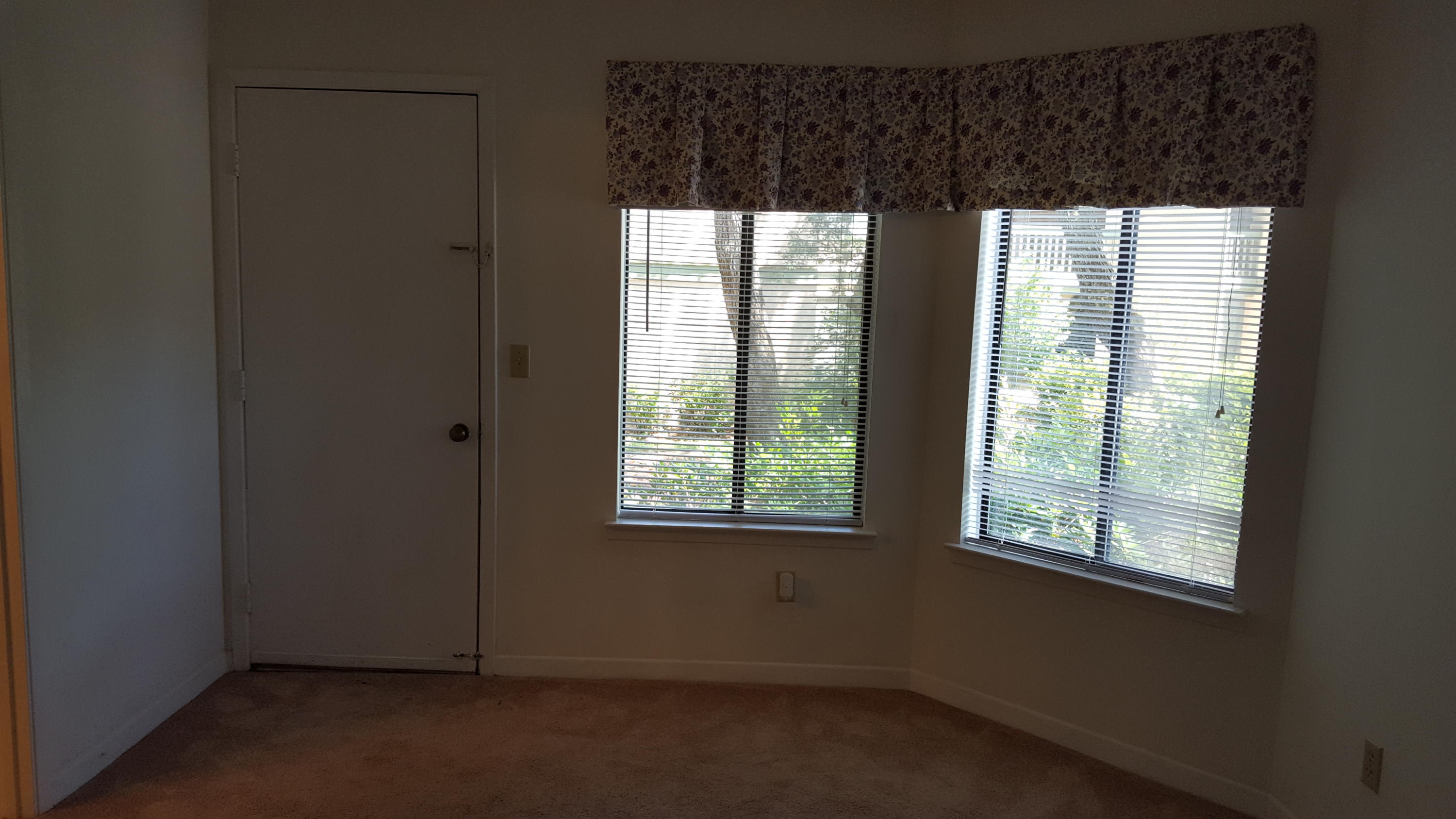 GARDEN OAKS CONDO - Residential Lease