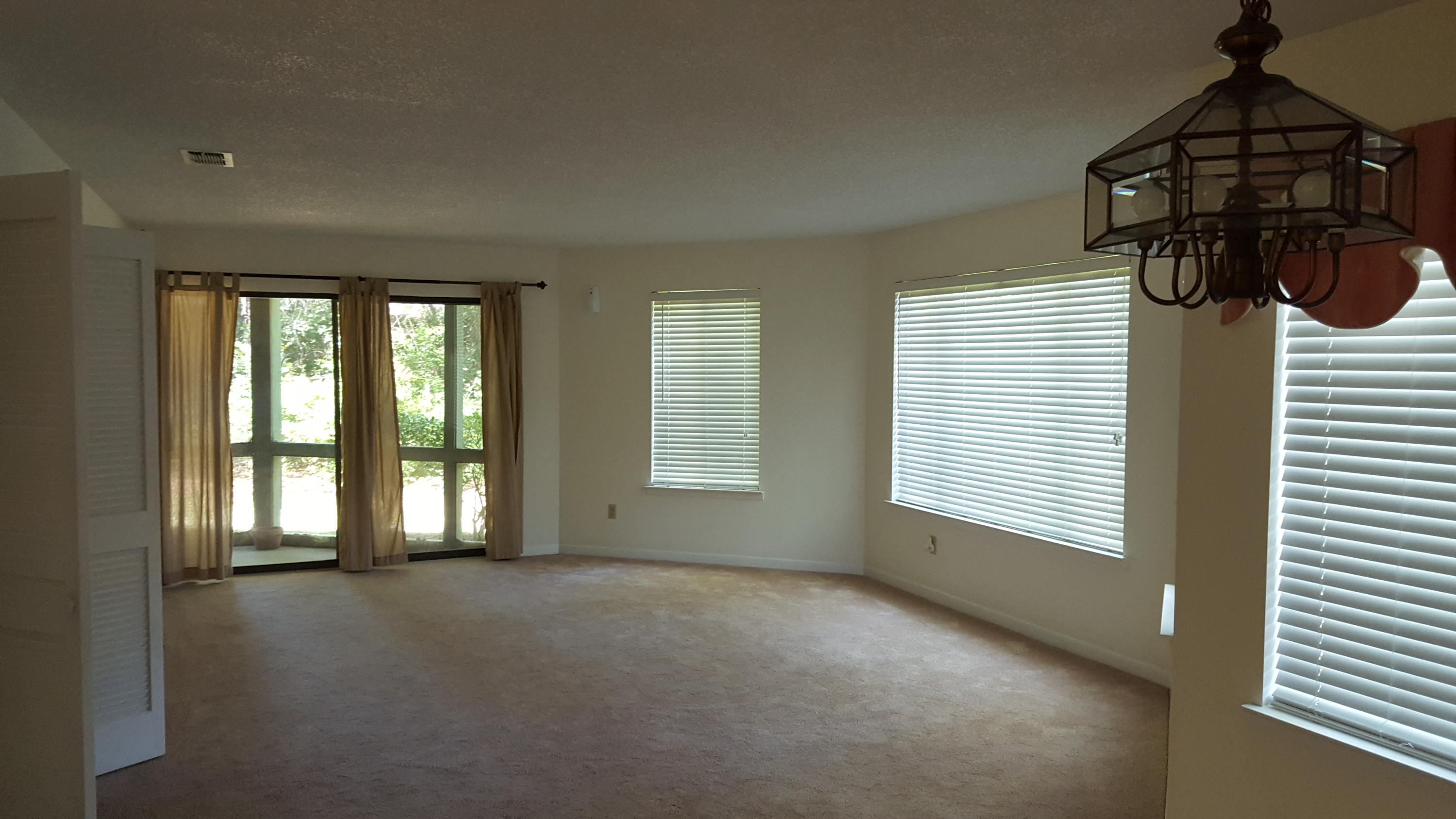 Available for July 1 move in. Conveniently located ground floor unit in Garden Oaks at Bluewater Bay. This unit features two bedrooms and two full bath (perfect for roommates)and has a lovely screened porch with a green area behind and a side patio of the master bedroom. Abundant light in the living room and dining area. New refrigerator to be installed prior to move in. Washer & Dryer included. Bluewater Bay's amenities include walking/jogging paths, tennis, swimming pools, golf, marina and restaurants (separate fees apply). Close to Eglin AFB, yet only minutes away from the beautiful Destin beaches! Water, sewer, garbage and yard upkeep included. No pets and no inside smoking.