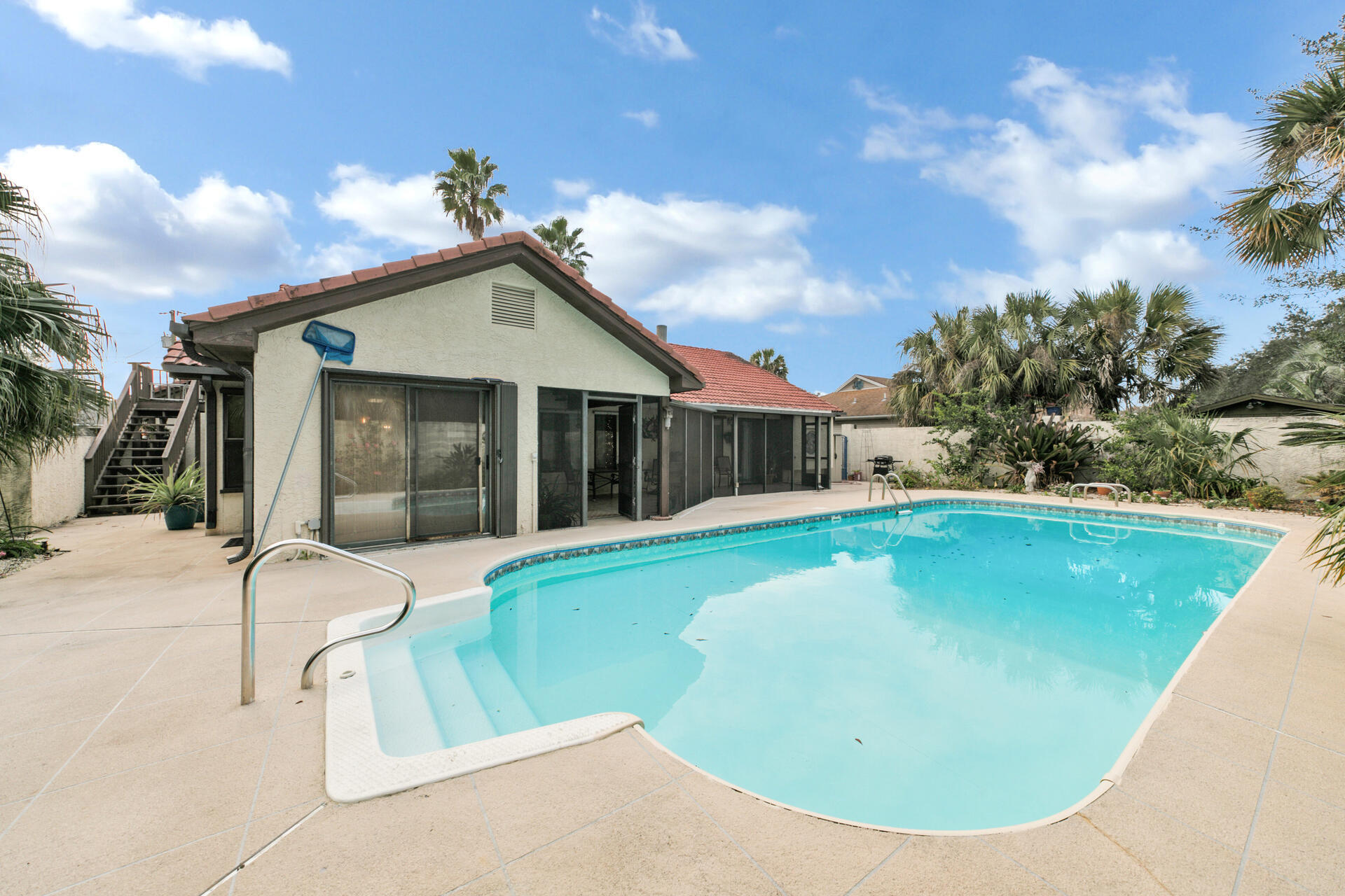 KELL-AIRE GARDENS - Residential
