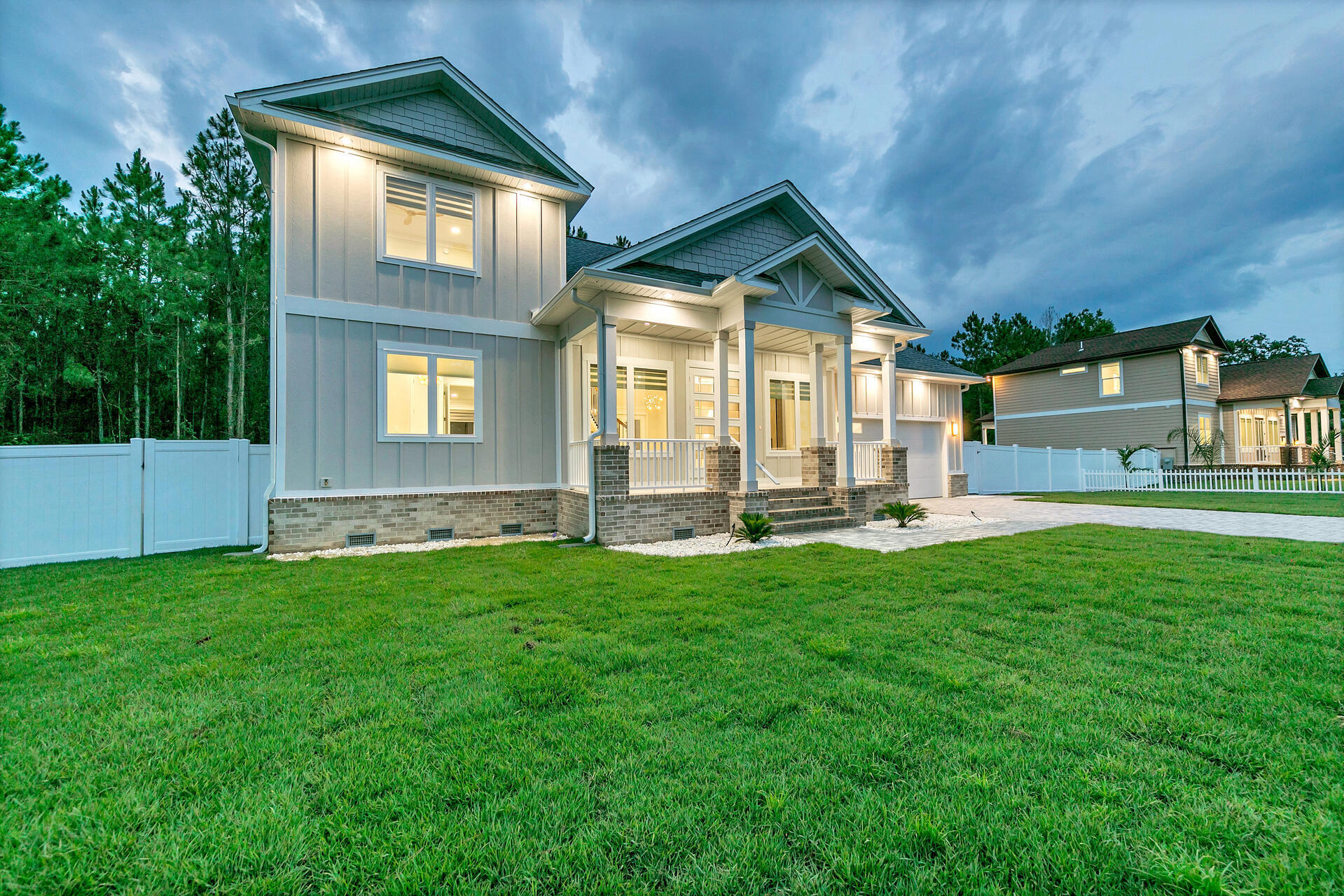 LOT 3 BLOCK 1 OF J.M. & E S/D - Residential