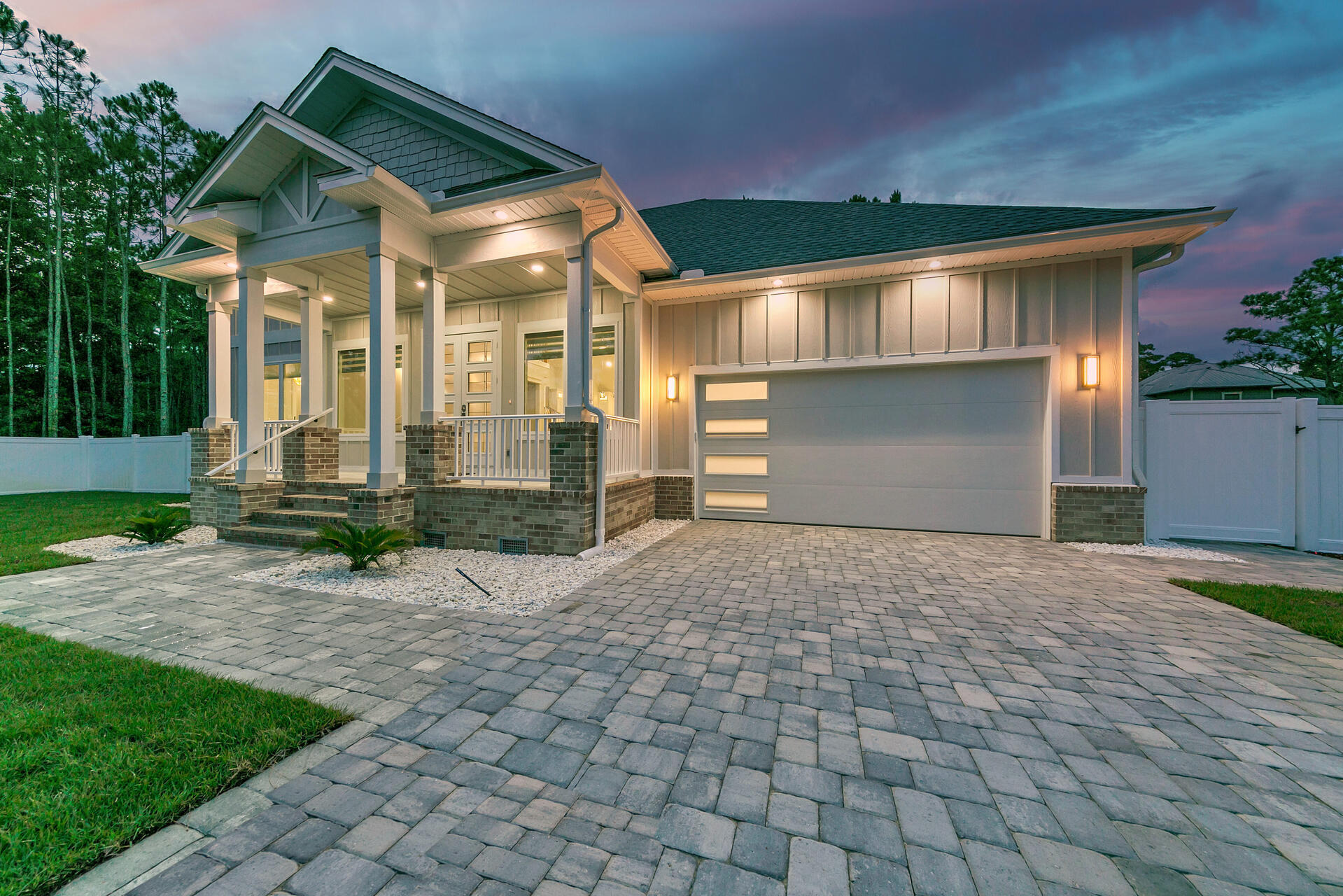 LOT 3 BLOCK 1 OF J.M. & E S/D - Residential