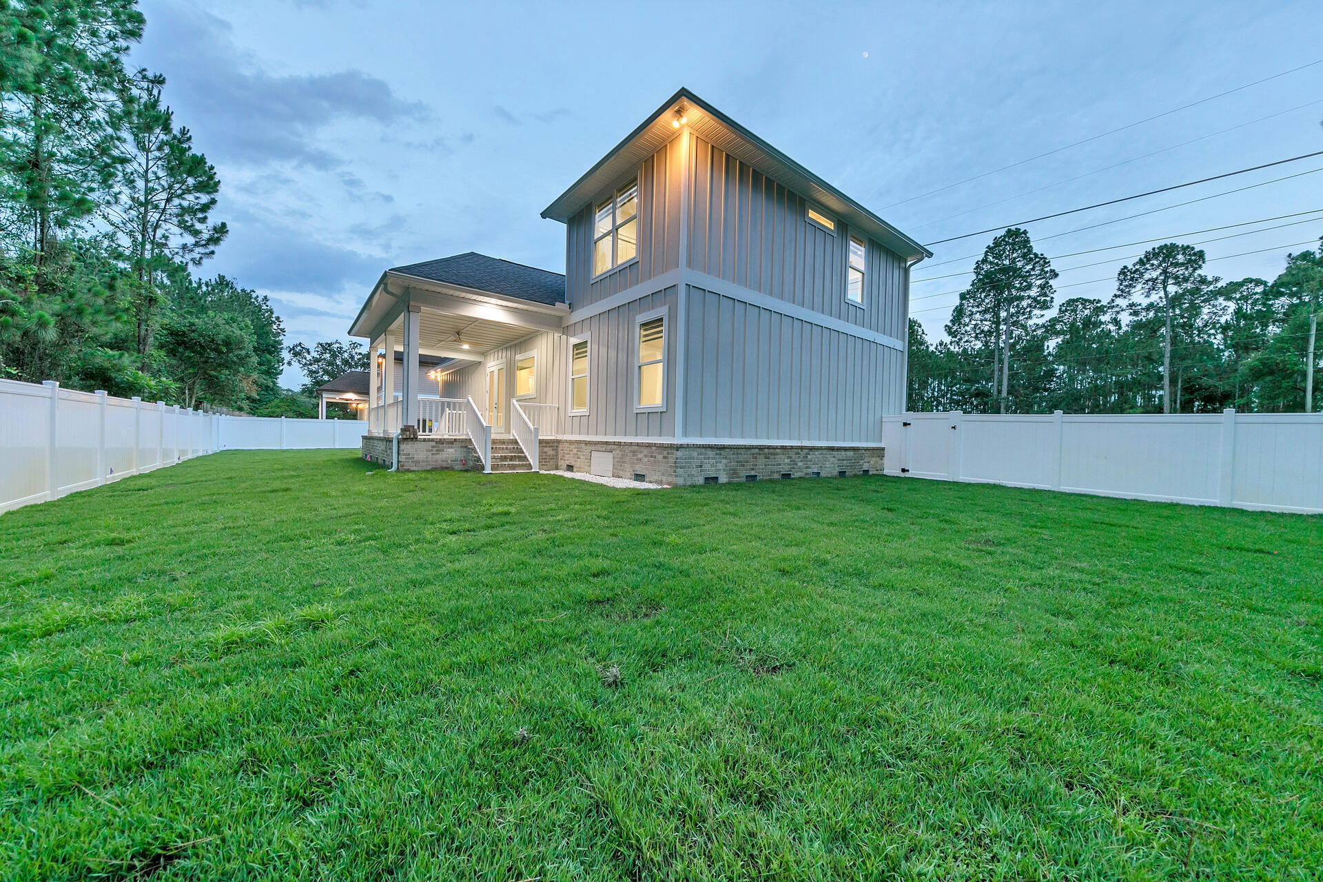 LOT 3 BLOCK 1 OF J.M. & E S/D - Residential
