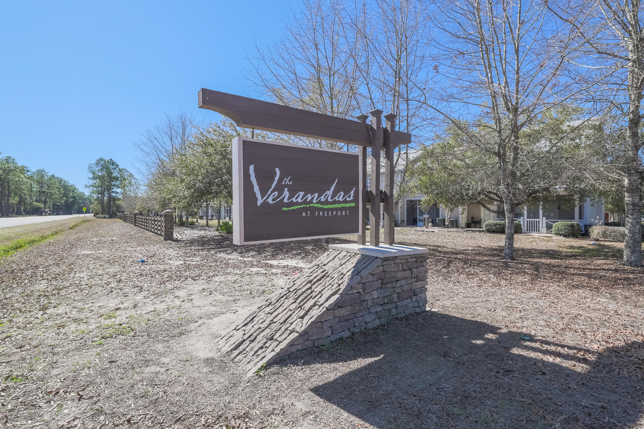 VERANDAS OF FREEPORT, THE - Residential Lease