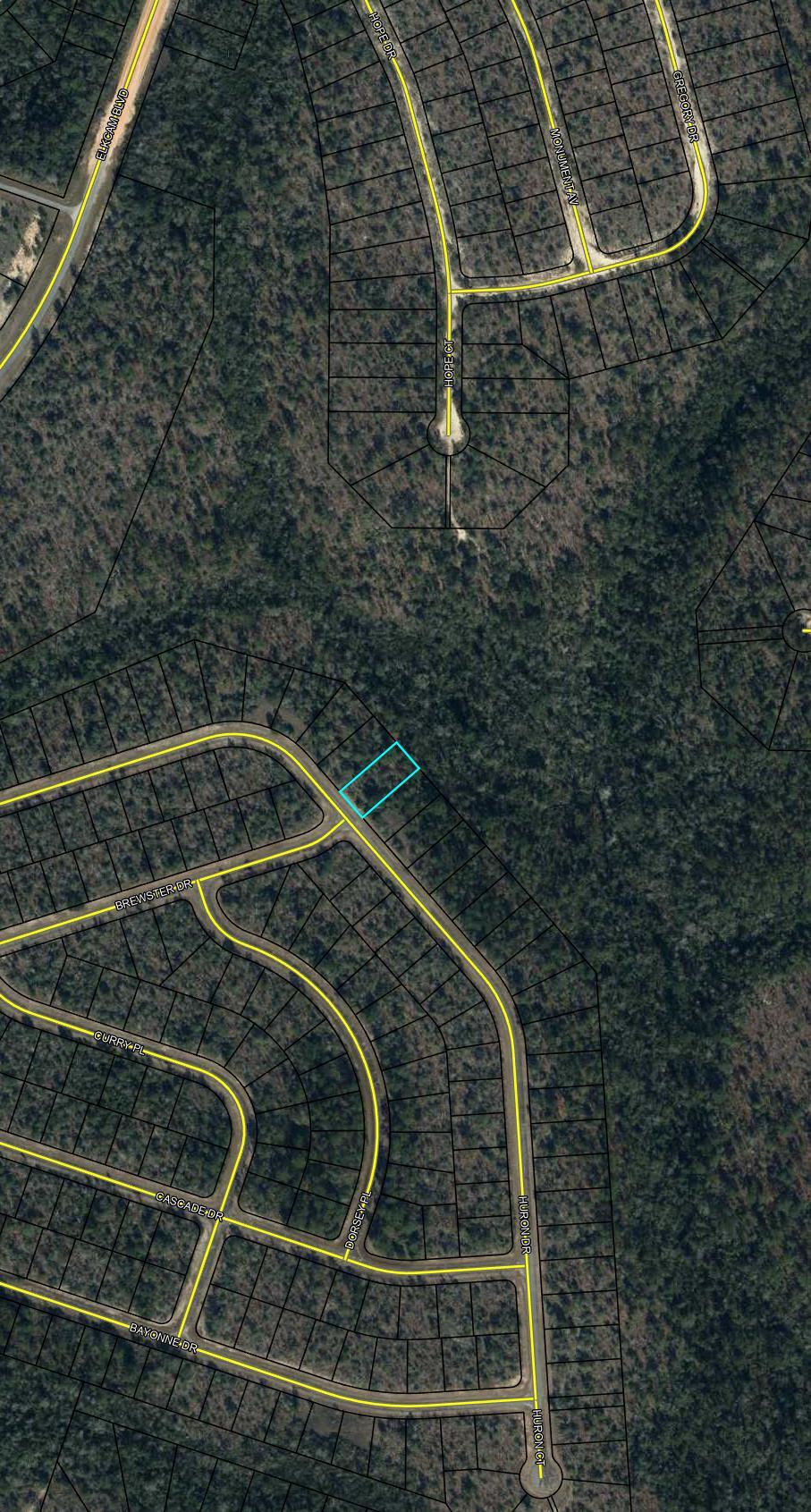 ********Owner Financing Available *****This lot is priced right and ideal for a builder / developer. Large .321 acre lot is a plus for a builder or a family wanting to build . Sunny Hills is ideal for someone wanting country living with clubhouse and golf course without paying high HOA fees. Other than the clubhouse and beautiful Green Golf turf, Sunny Hills offers numerous lakes with white sandy beaches and clear water throughout for recreational activities such as swimming, boating, and fishing, but also provides a short drive, approximately 45 minutes to Panama City beaches, entertainment, dining, malls, and airport. Want extra acreage ? Lot 22 is also on the market