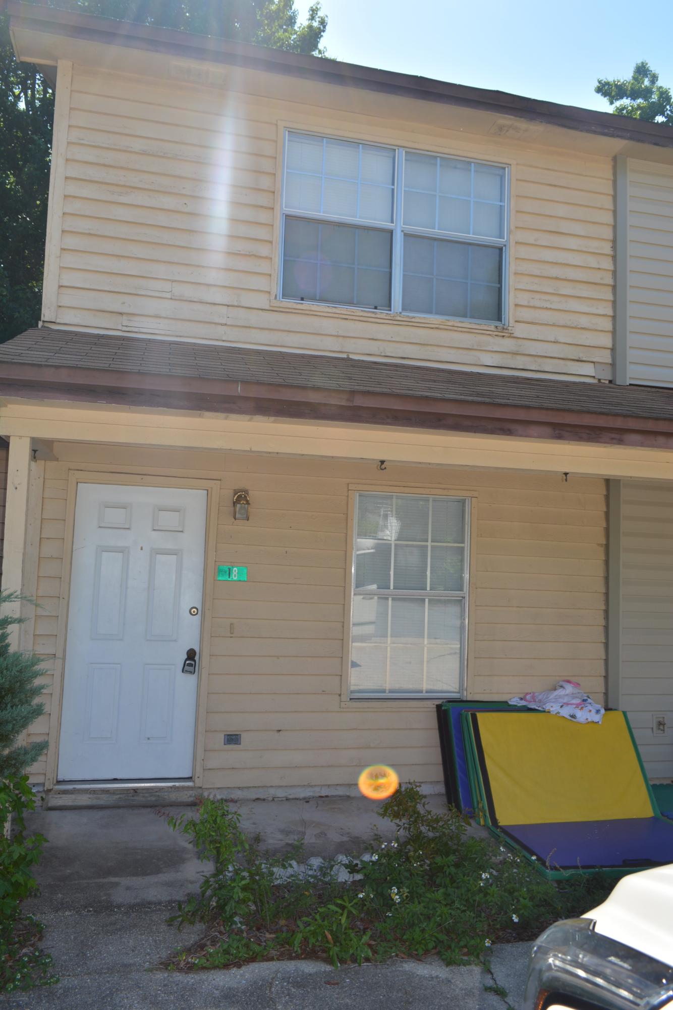 Located centrally in Fort Walton Beach, this two story Townhome would be a great investment or first time homebuyer property. Living room spacious, eat in Kitchen, Laundry Room and Half bath located downstairs. Bedrooms and full bath located upstairs.
Call for more information.
