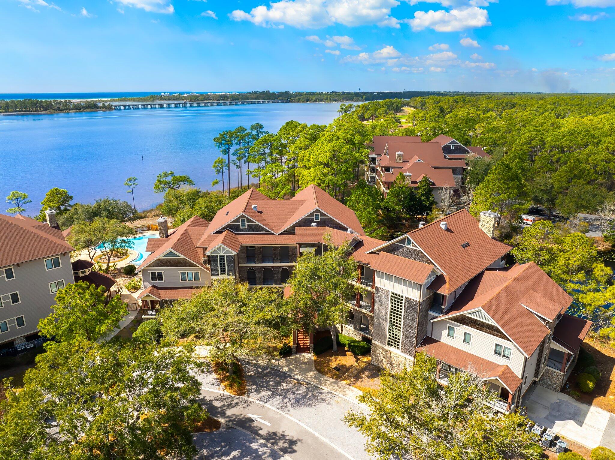 WILD HERON LAKESIDE LODGE - Residential
