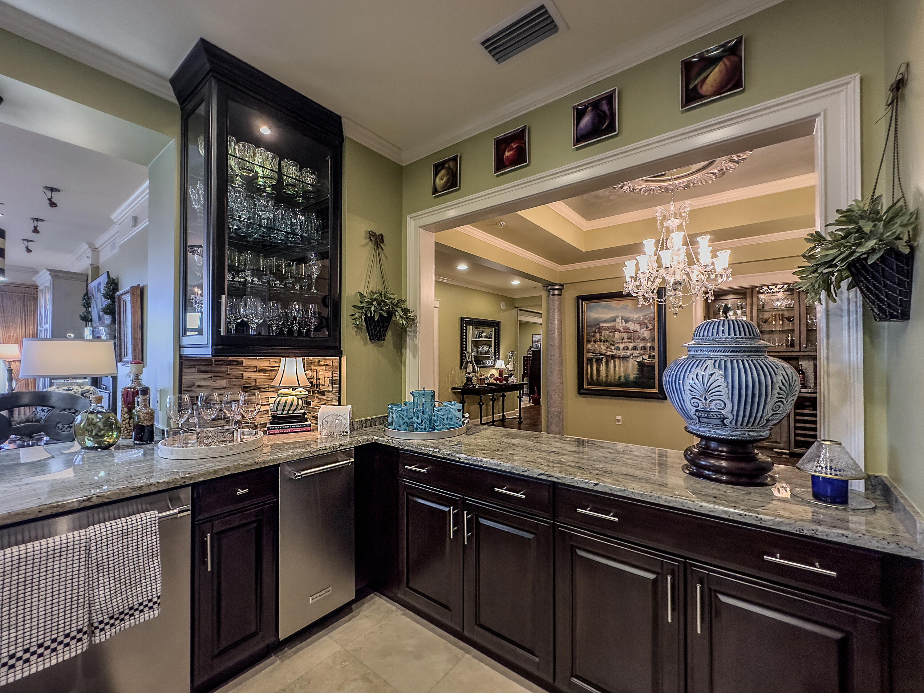 ONE WATER PLACE @ KELLY PLANTATION - Residential