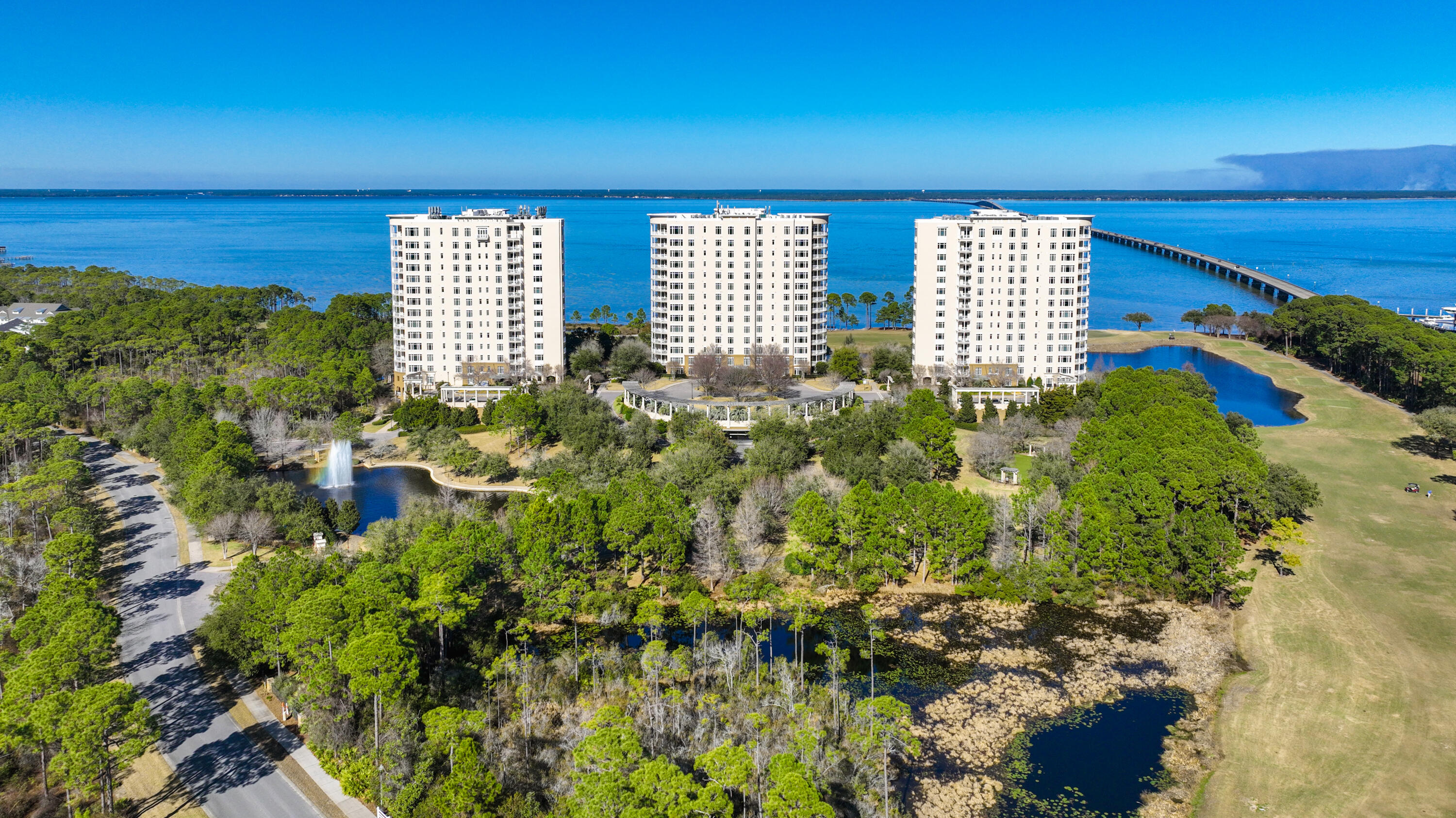 ONE WATER PLACE @ KELLY PLANTATION - Residential