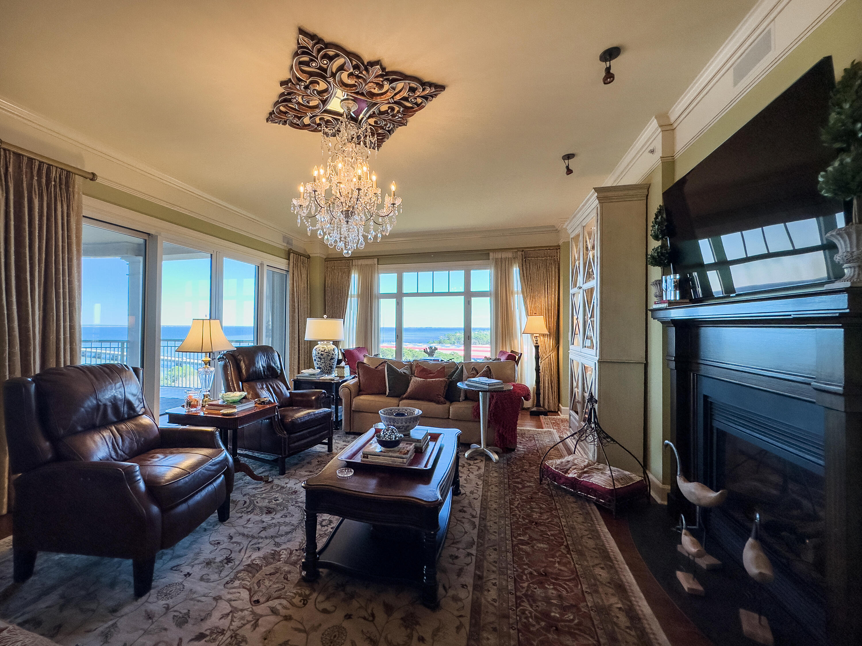 ONE WATER PLACE @ KELLY PLANTATION - Residential