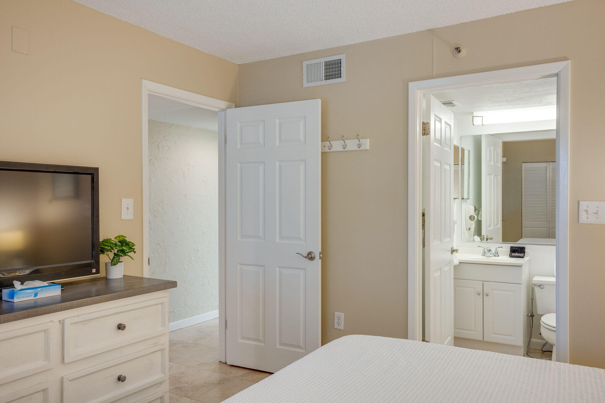 BREAKERS OF FWB PH 11 - Residential