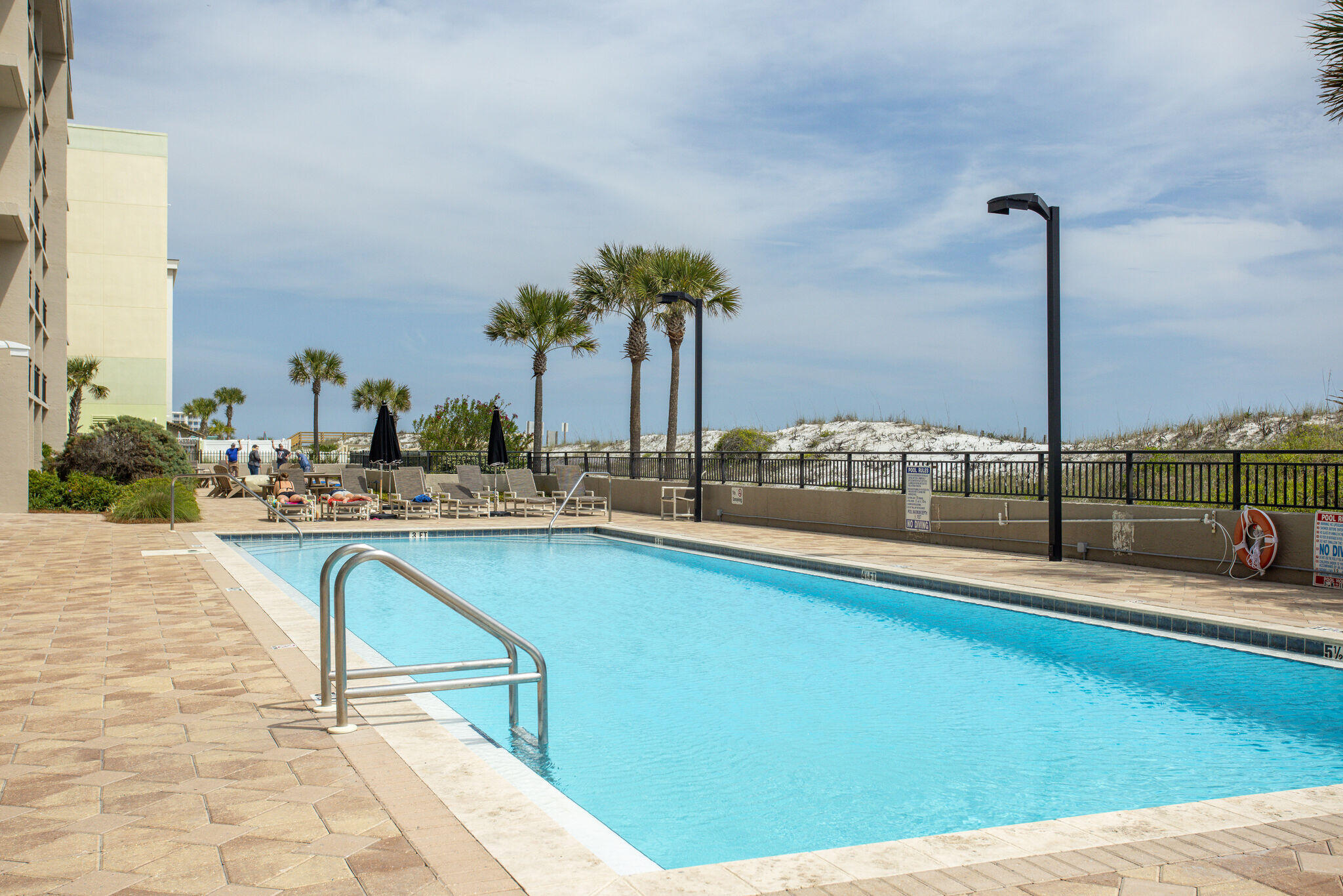 BREAKERS OF FWB PH 11 - Residential