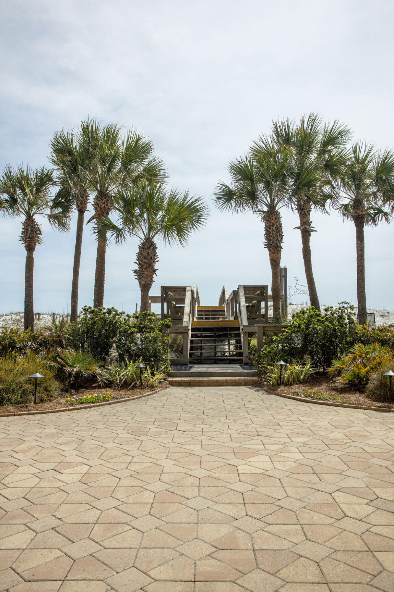 BREAKERS OF FWB PH 11 - Residential