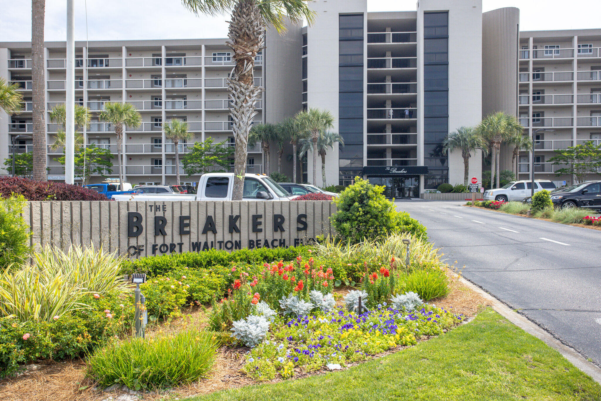 BREAKERS OF FWB PH 11 - Residential