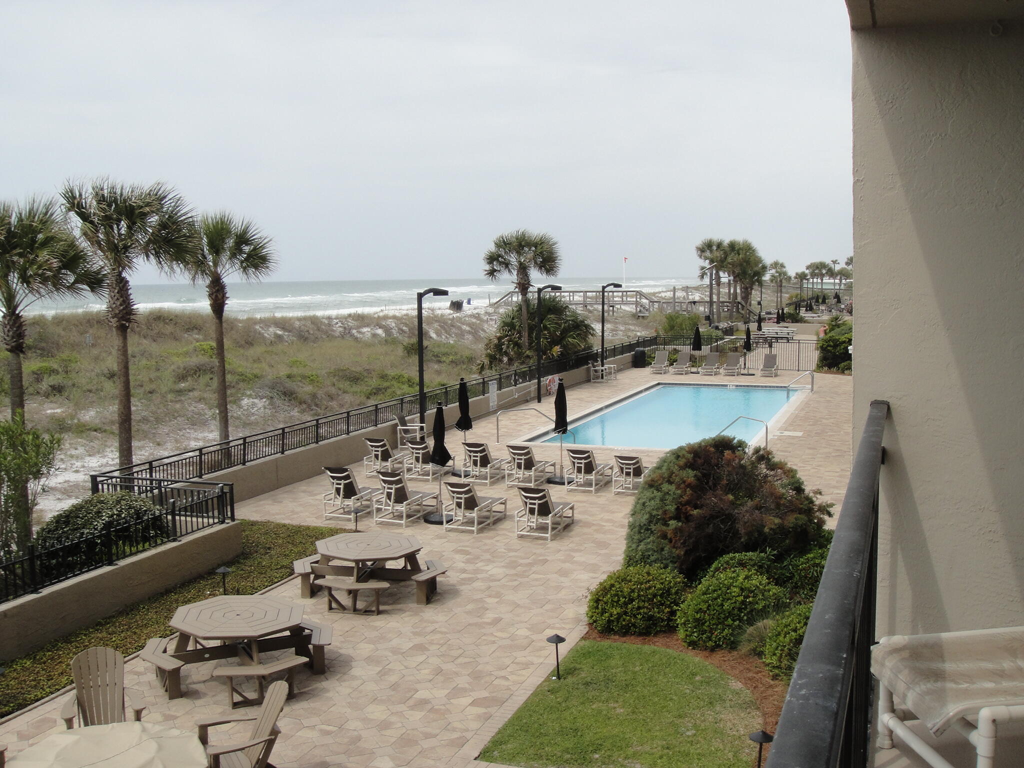 BREAKERS OF FWB PH 11 - Residential