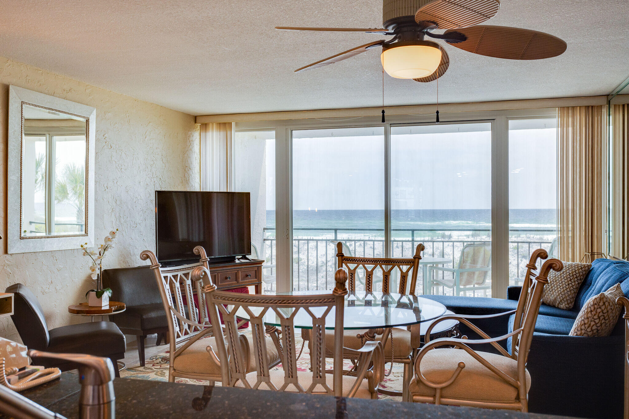 BREAKERS OF FWB PH 11 - Residential