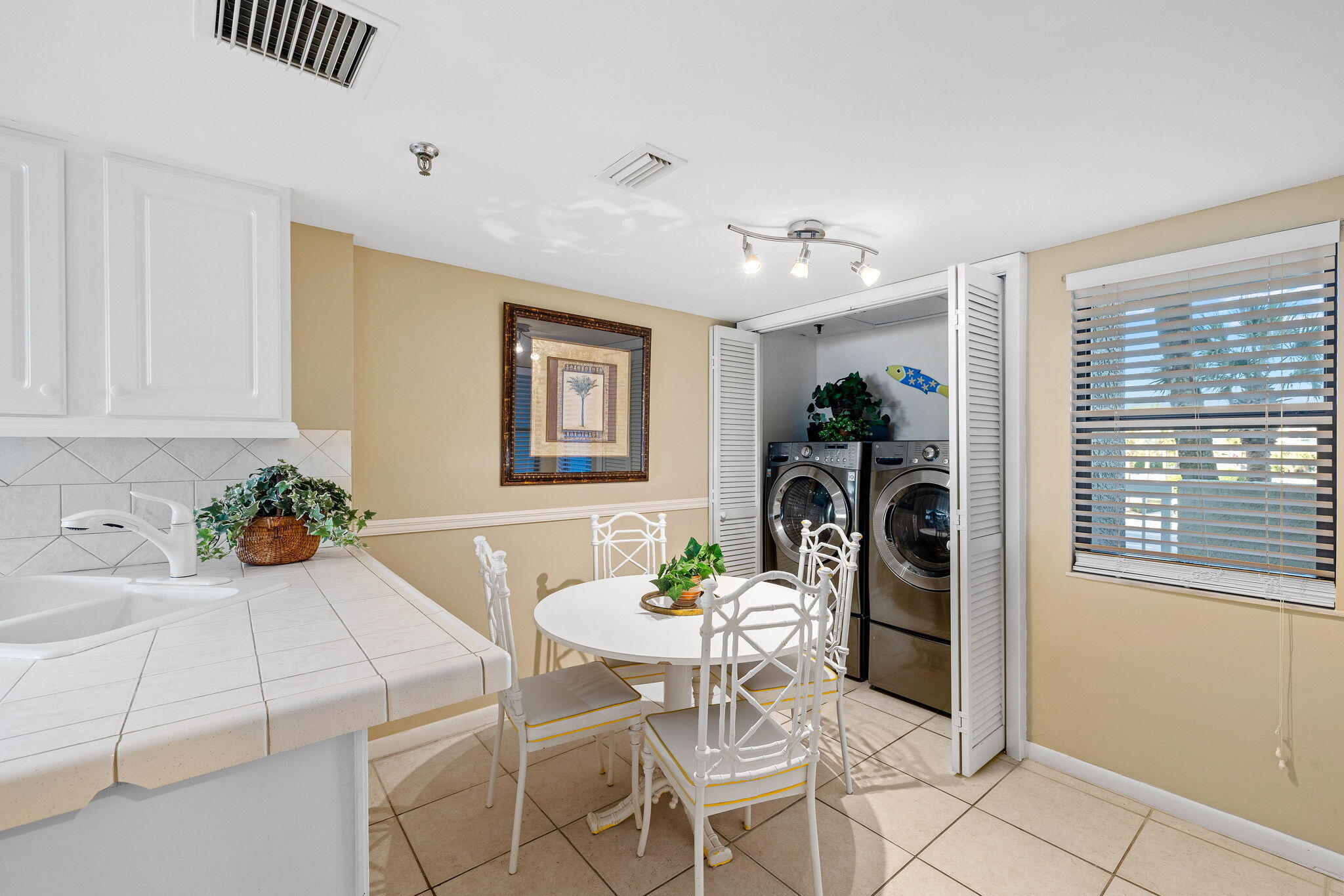 INLET REEF CLUB CONDO - Residential