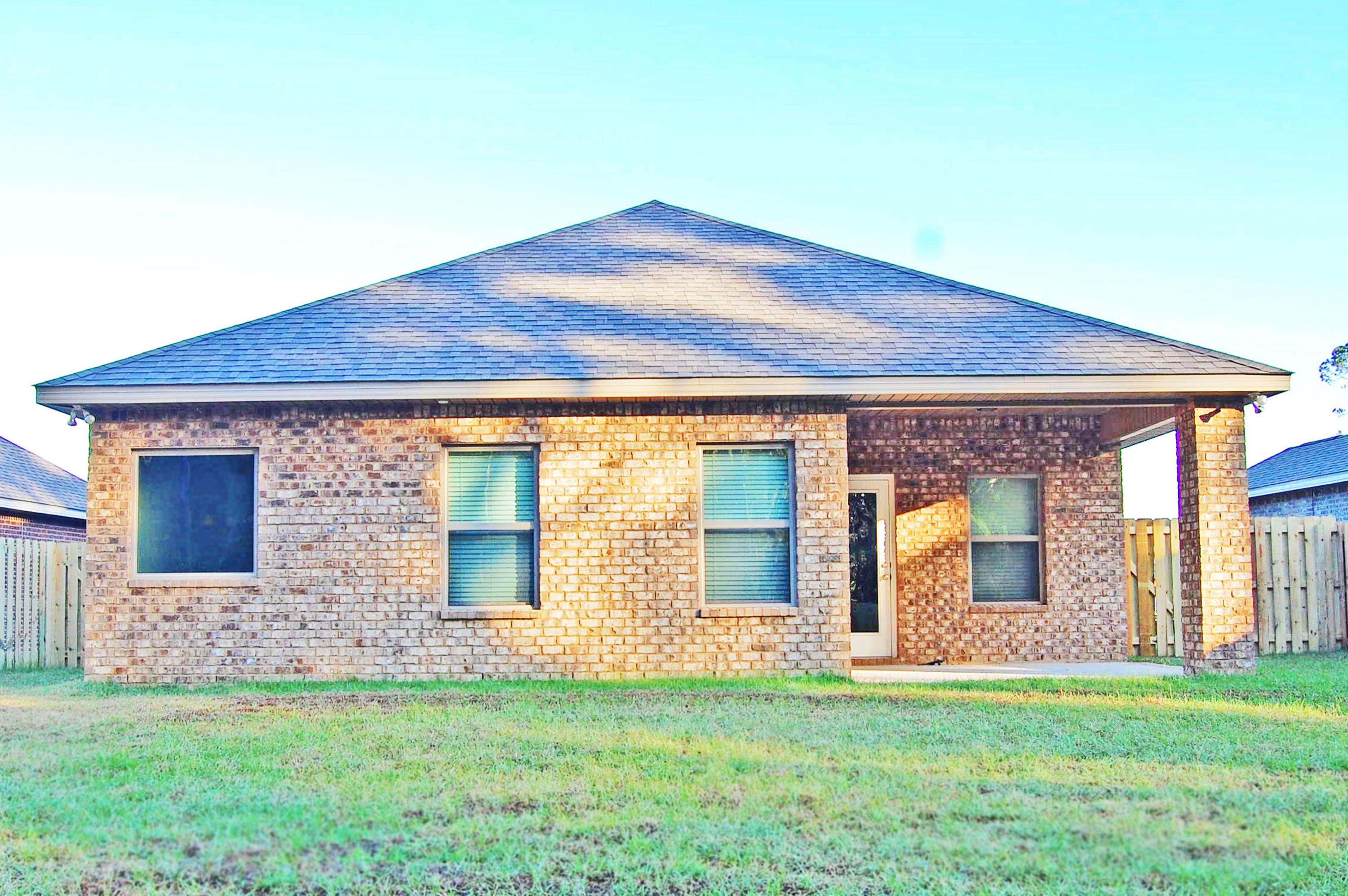 DRIFTWOOD ESTATES - Residential Lease