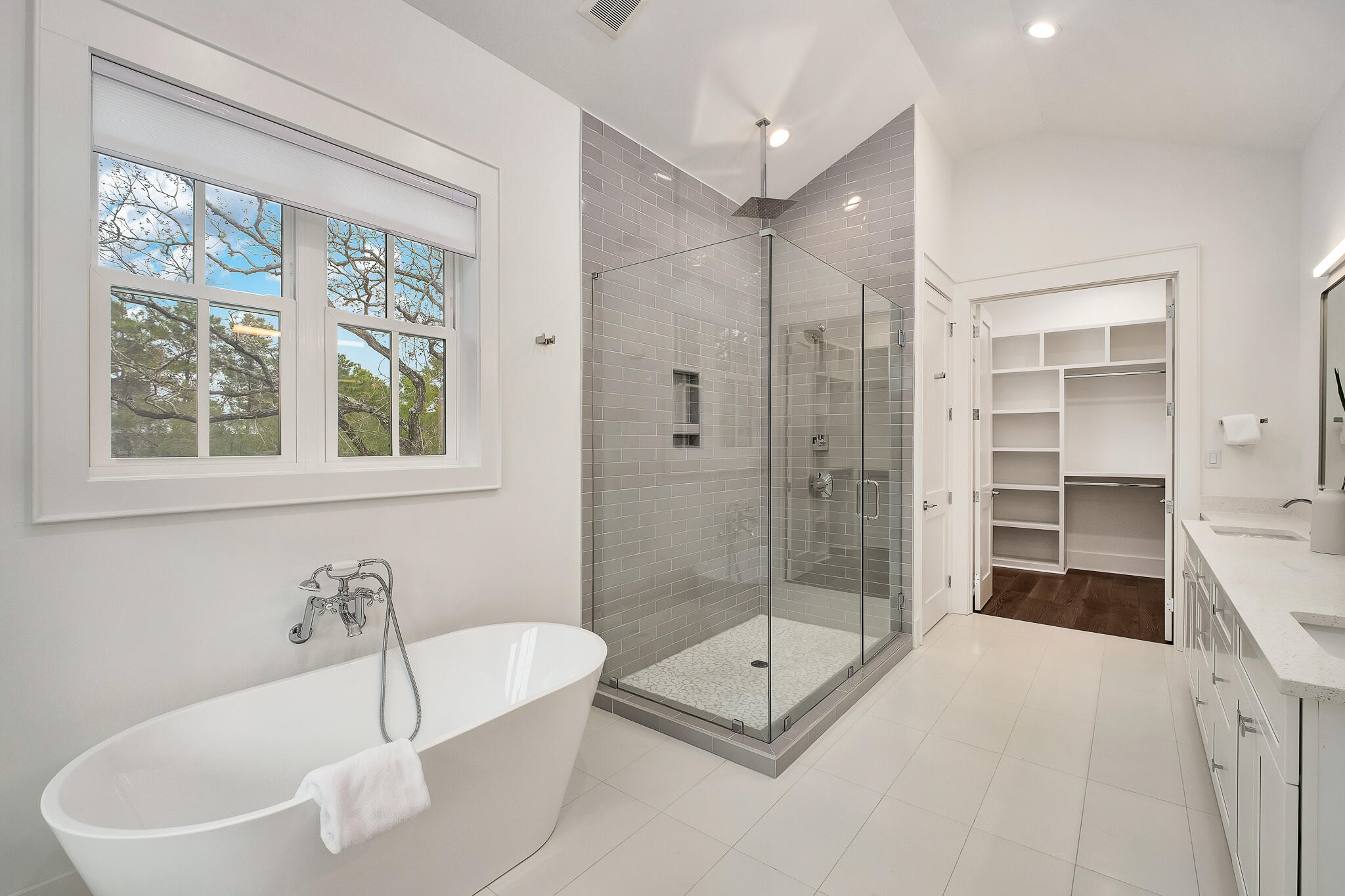 EASTERN LAKE S/D - Residential