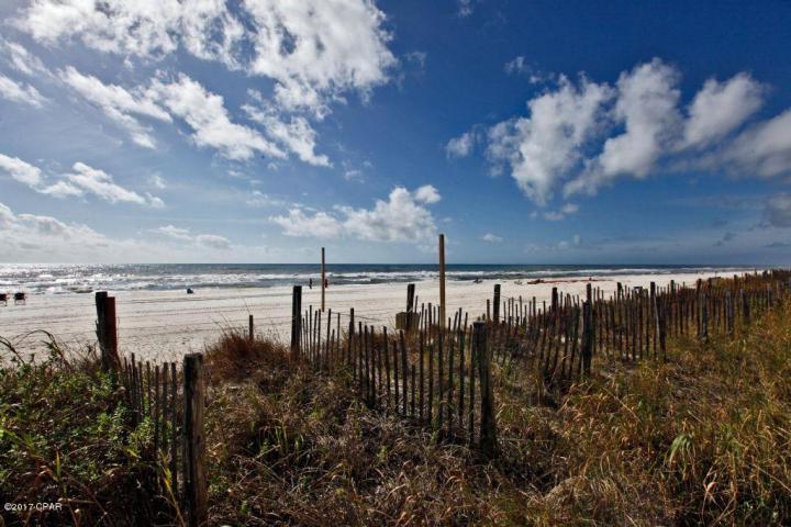 EMERALD ISLE - Residential