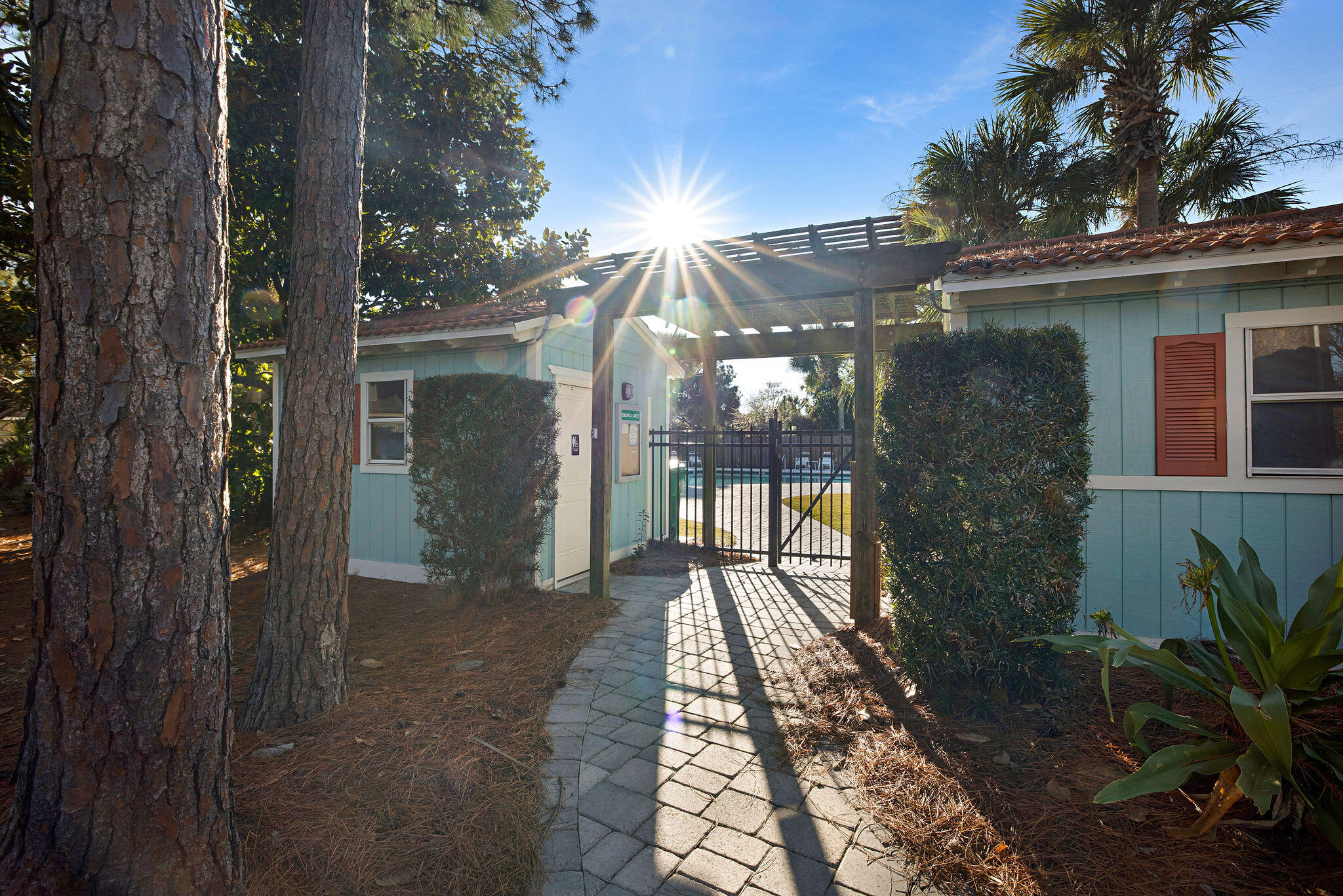 EMERALD LAKES PH 1 - Residential