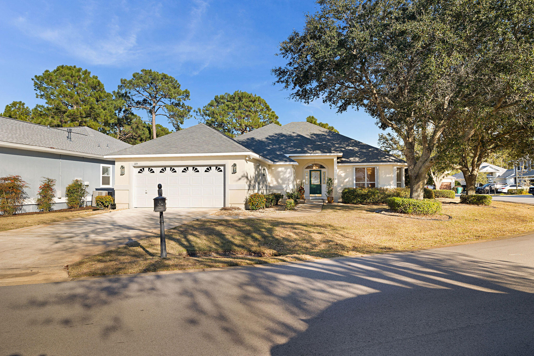 EMERALD LAKES PH 1 - Residential