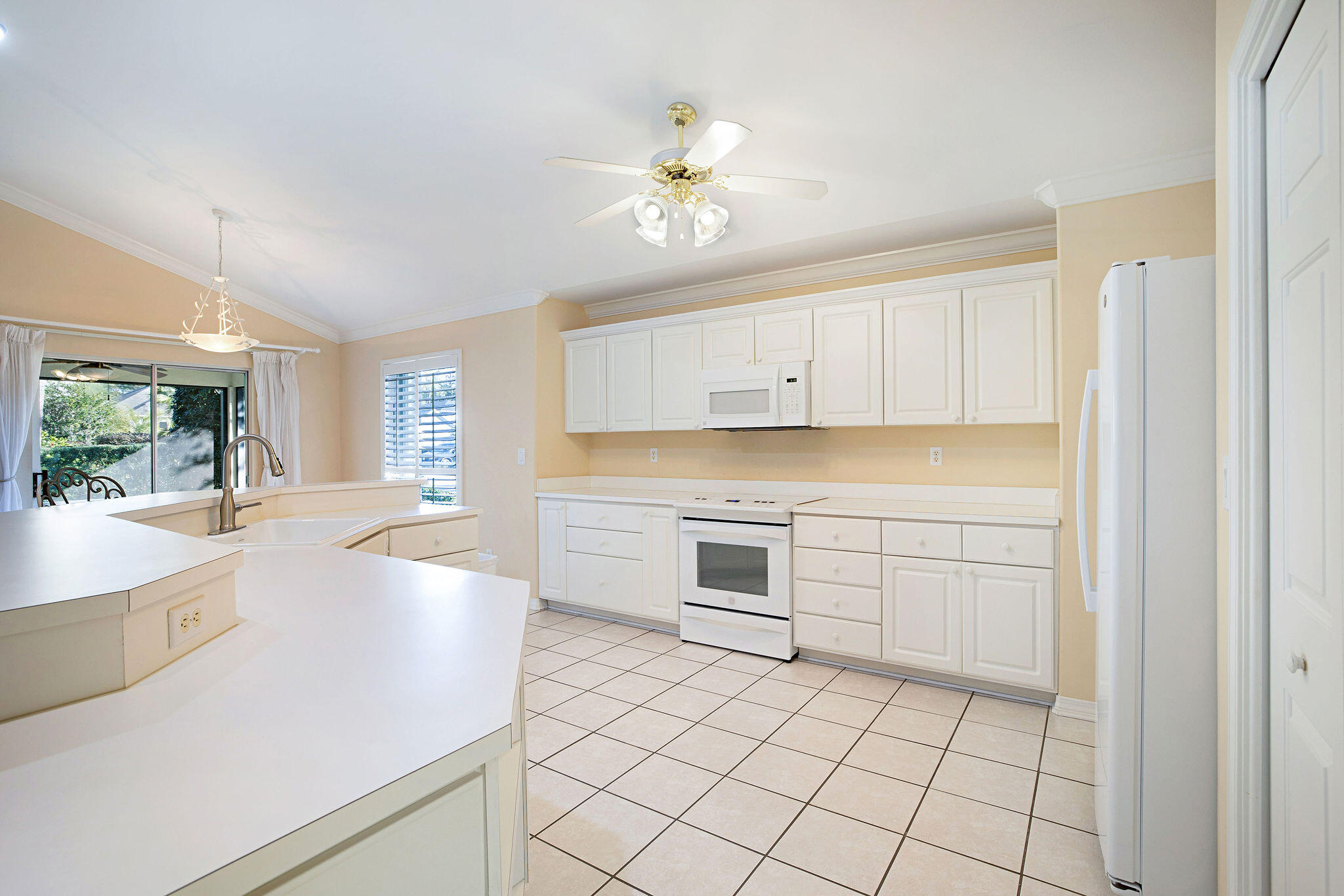 EMERALD LAKES PH 1 - Residential