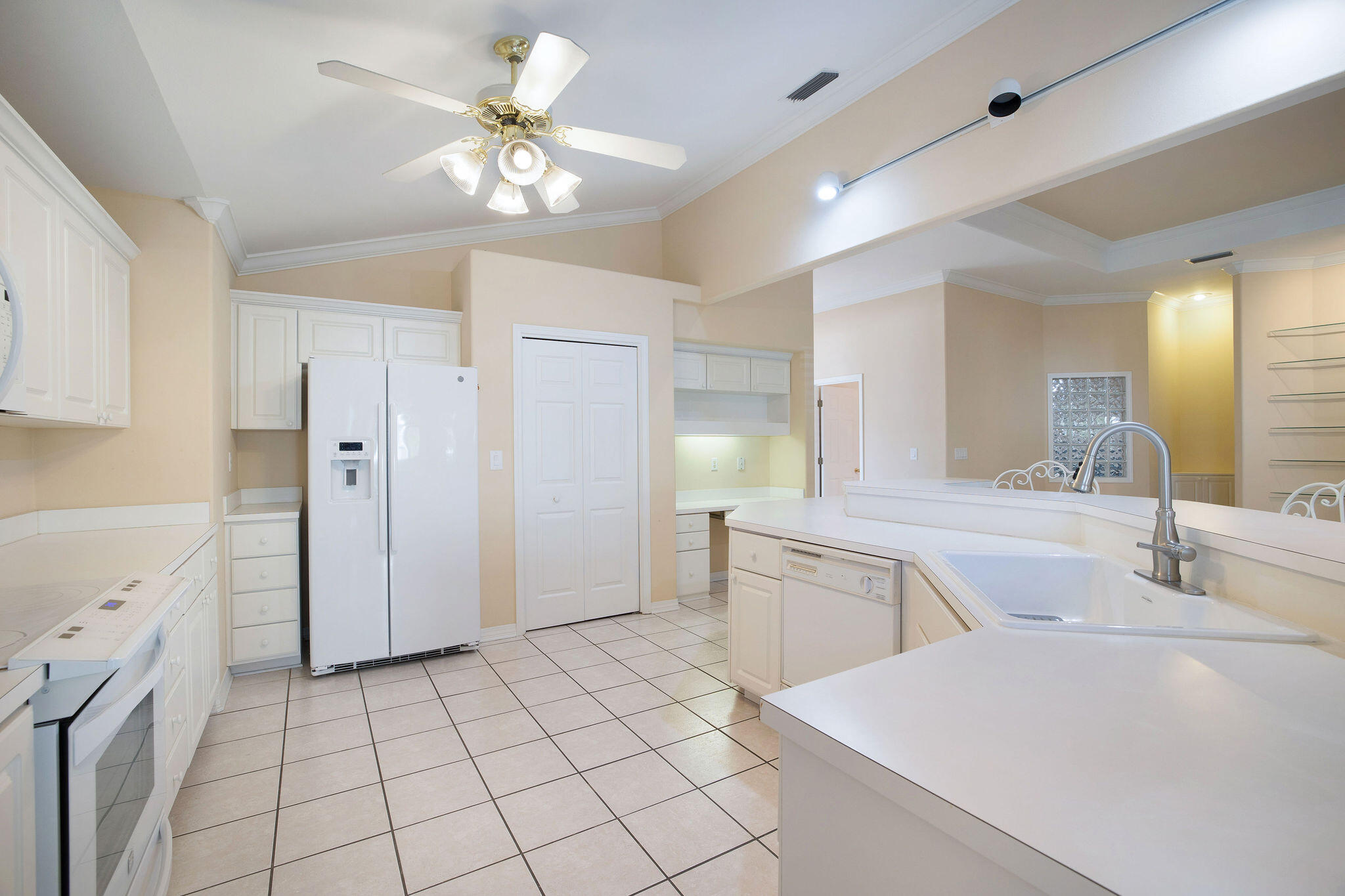 EMERALD LAKES PH 1 - Residential
